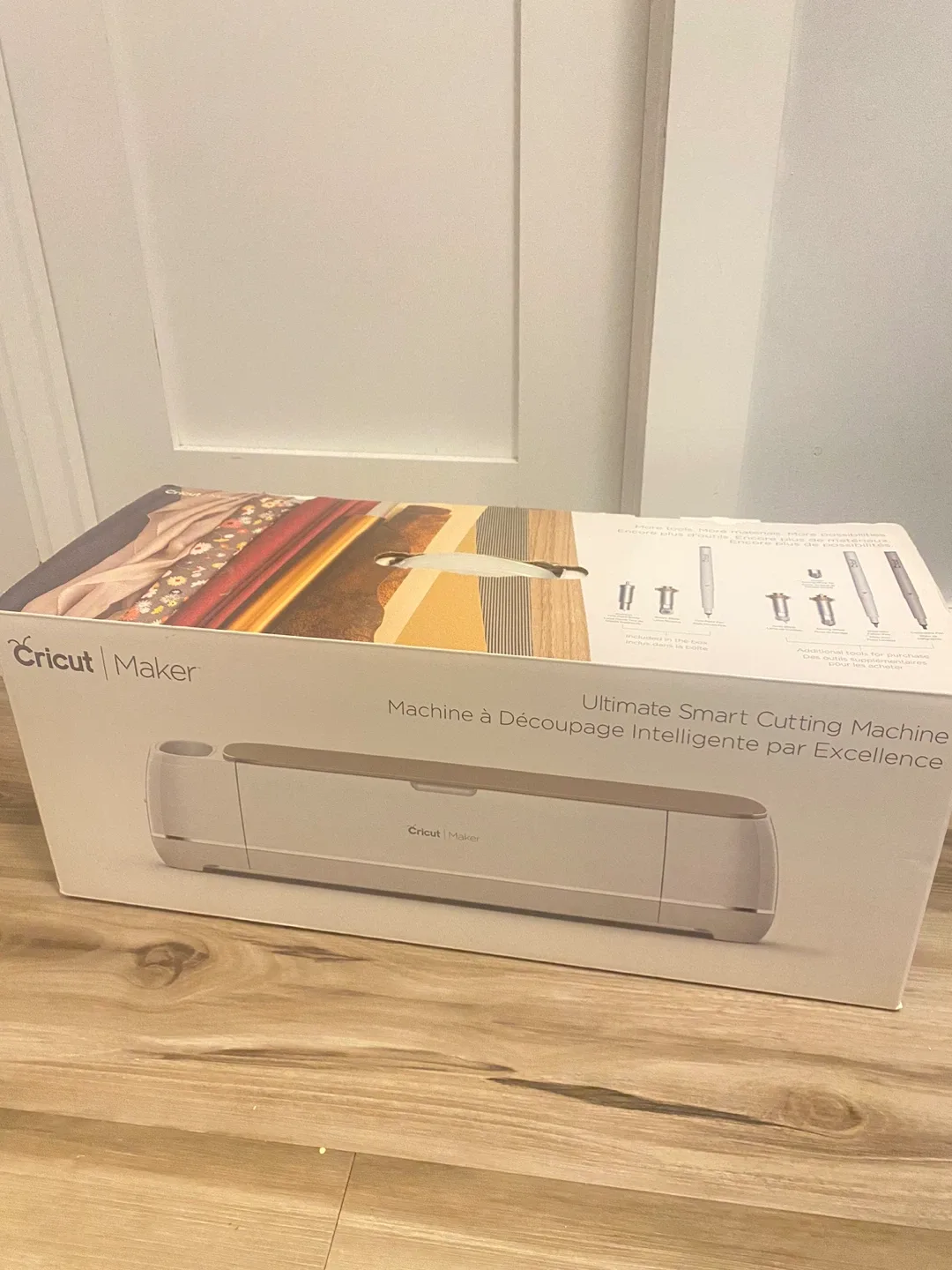 Cricut Maker Cutting Machine w/ Materials
