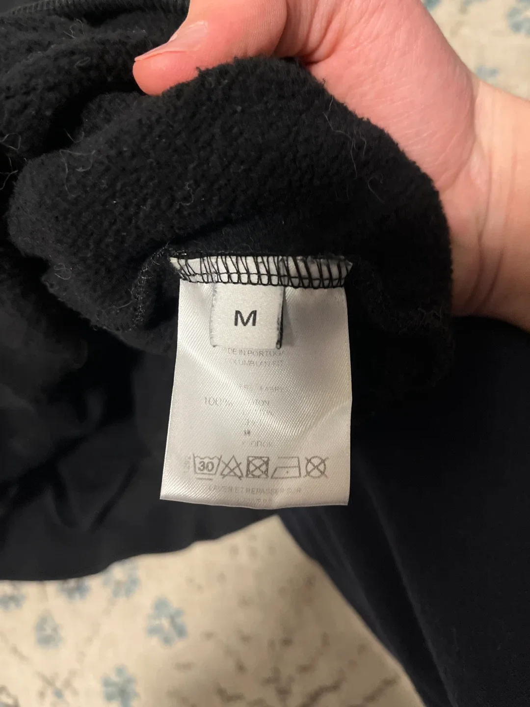 Givenchy Black Wolf Print Sweatshirt - Size M image indicator(2)