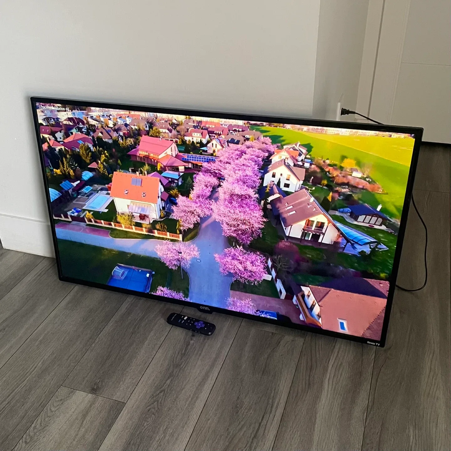 43" 4K Smart TV image indicator(5)