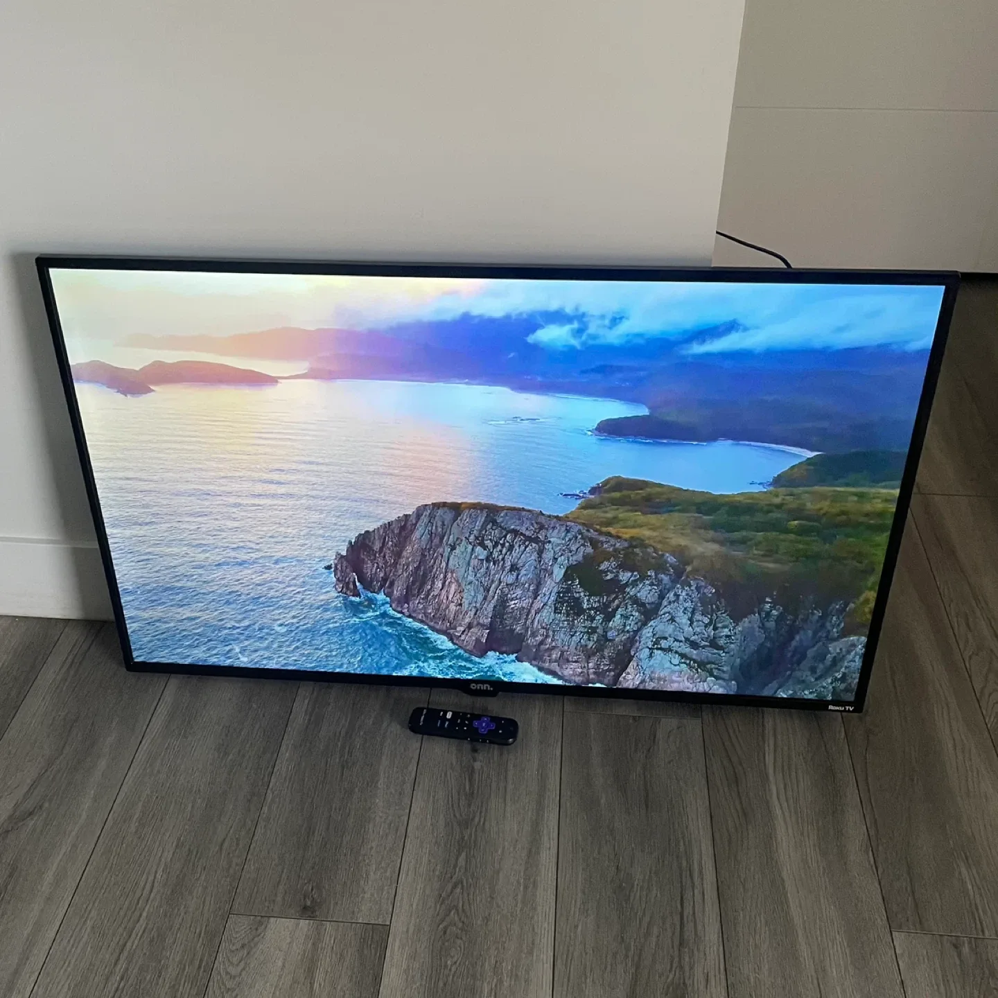 43" 4K Smart TV image indicator(10)