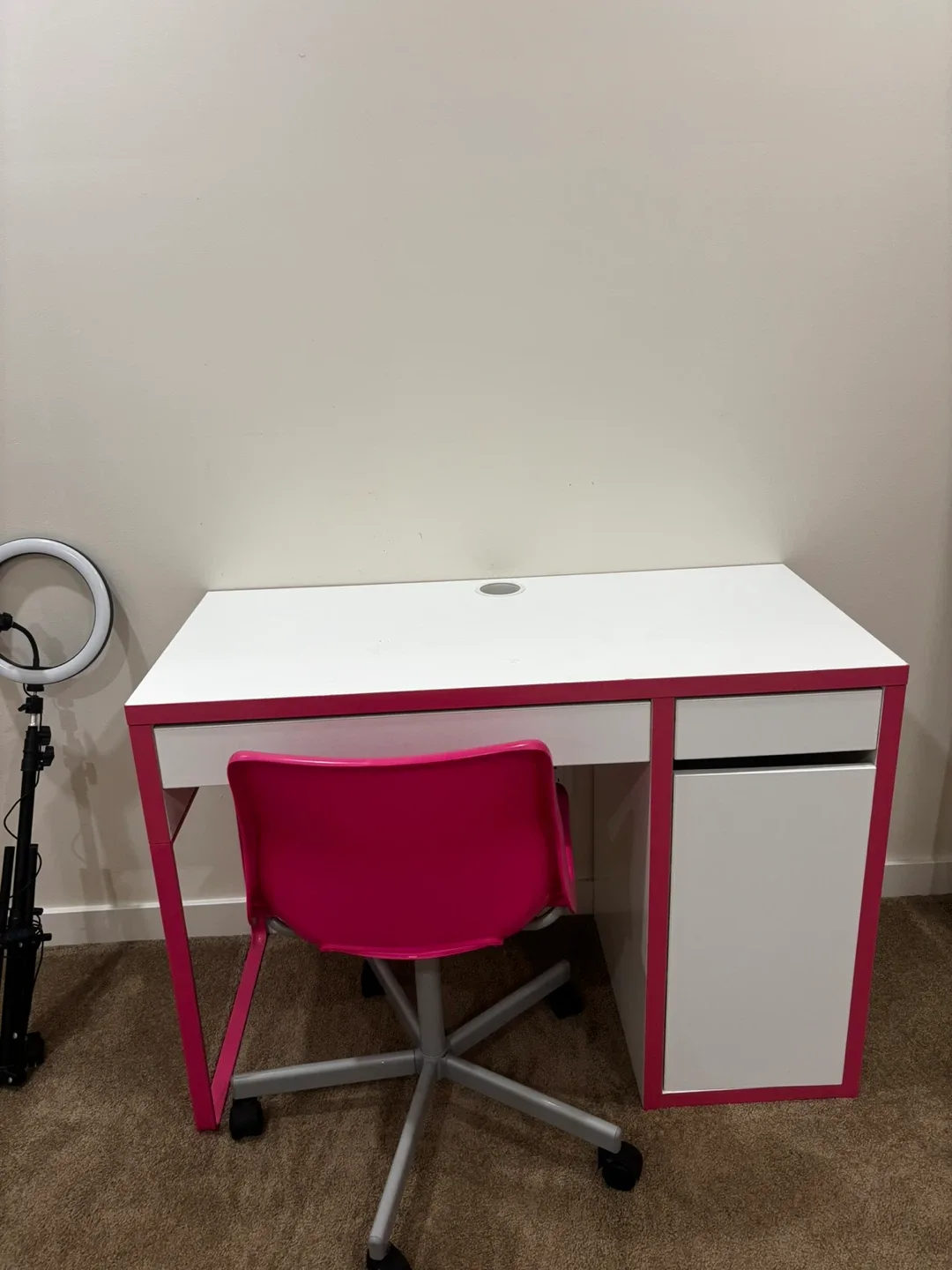 Two twin beds, mattresses, bedding, nightstand, desk and chair image indicator(3)