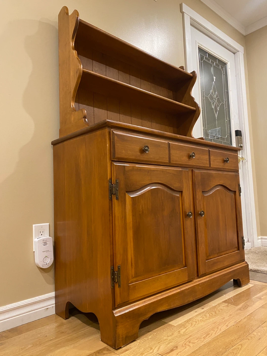 Vintage 1963 High End Solid Maple Buffet & Hutch (CAN DELIVER) - photo 3