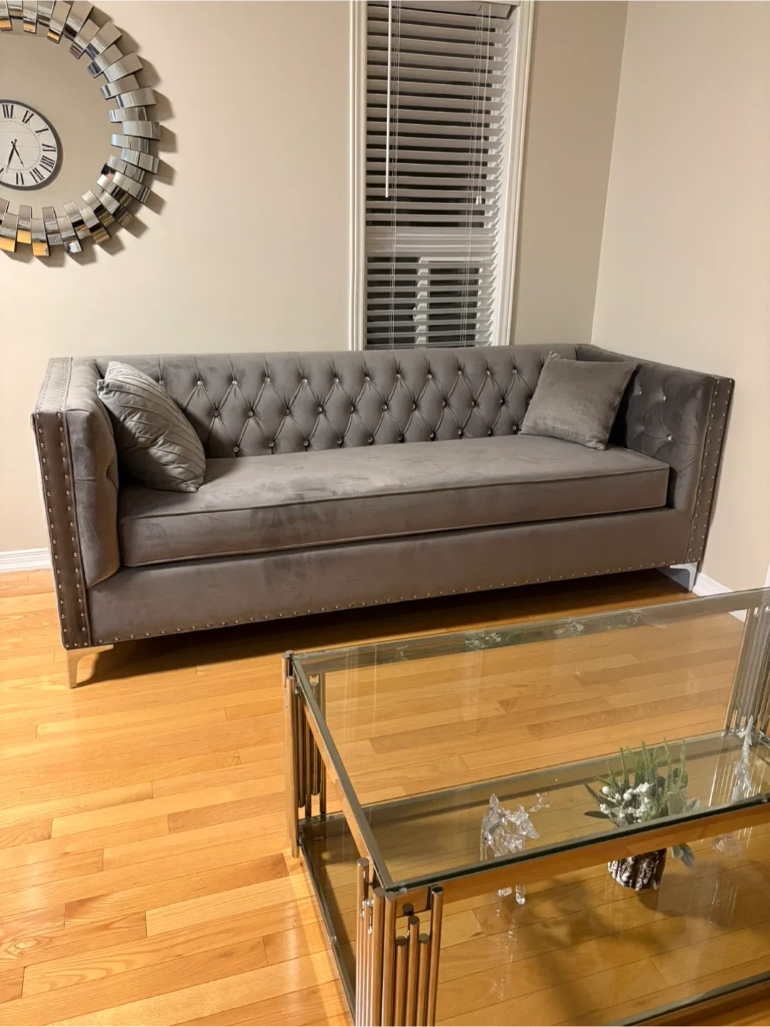 Grey Velvet Tufted Sofa image indicator(2)