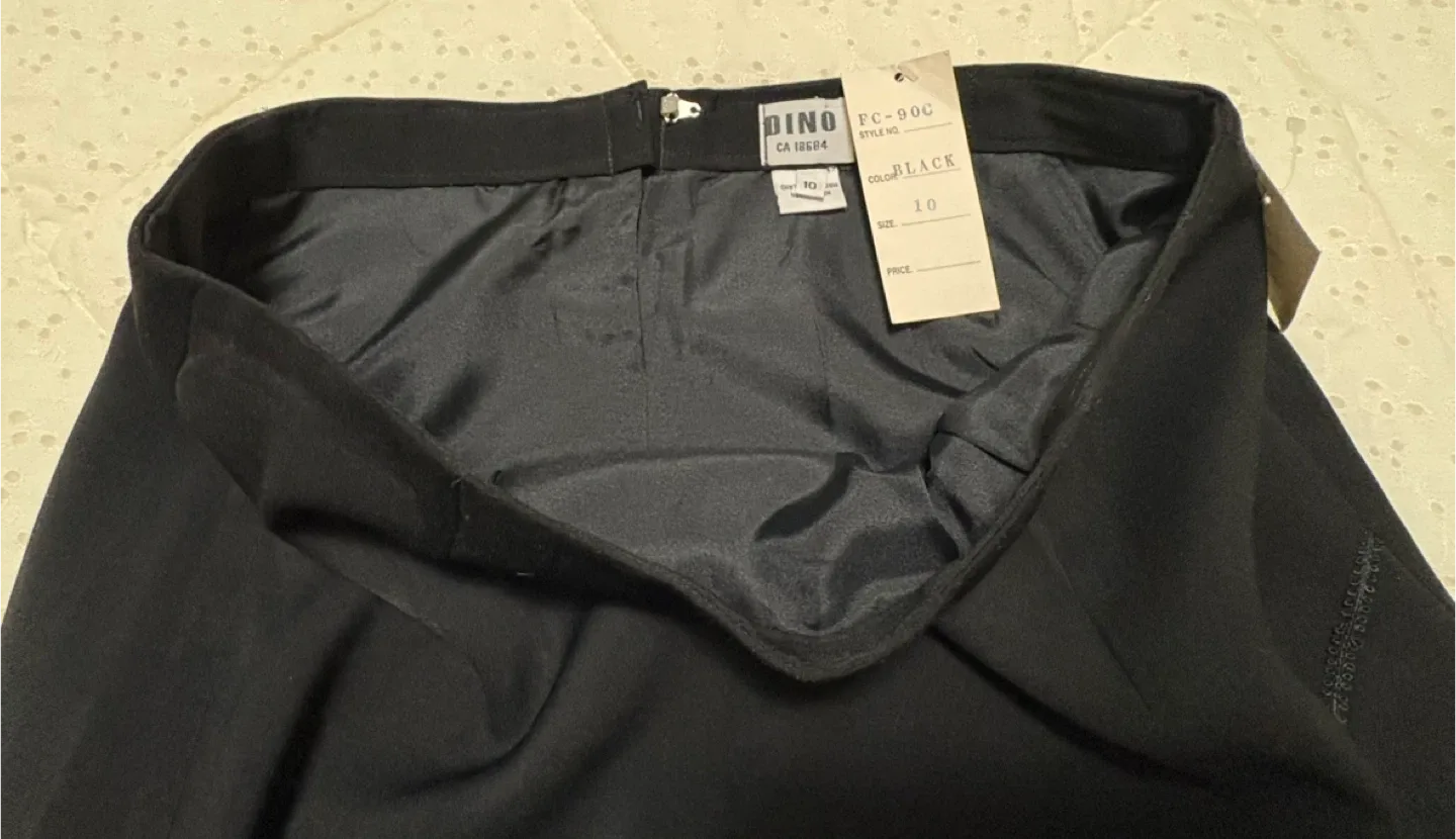 Dino Black Pencil Skirt - Size 10 #cleanout image indicator(3)