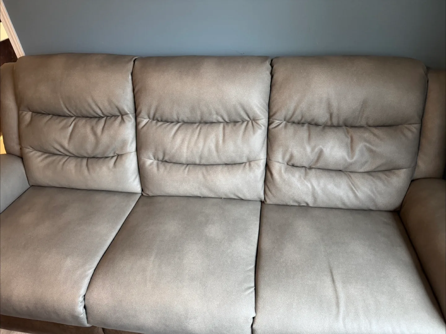 Beige Reclining Sofa - Great Condition! image indicator(3)