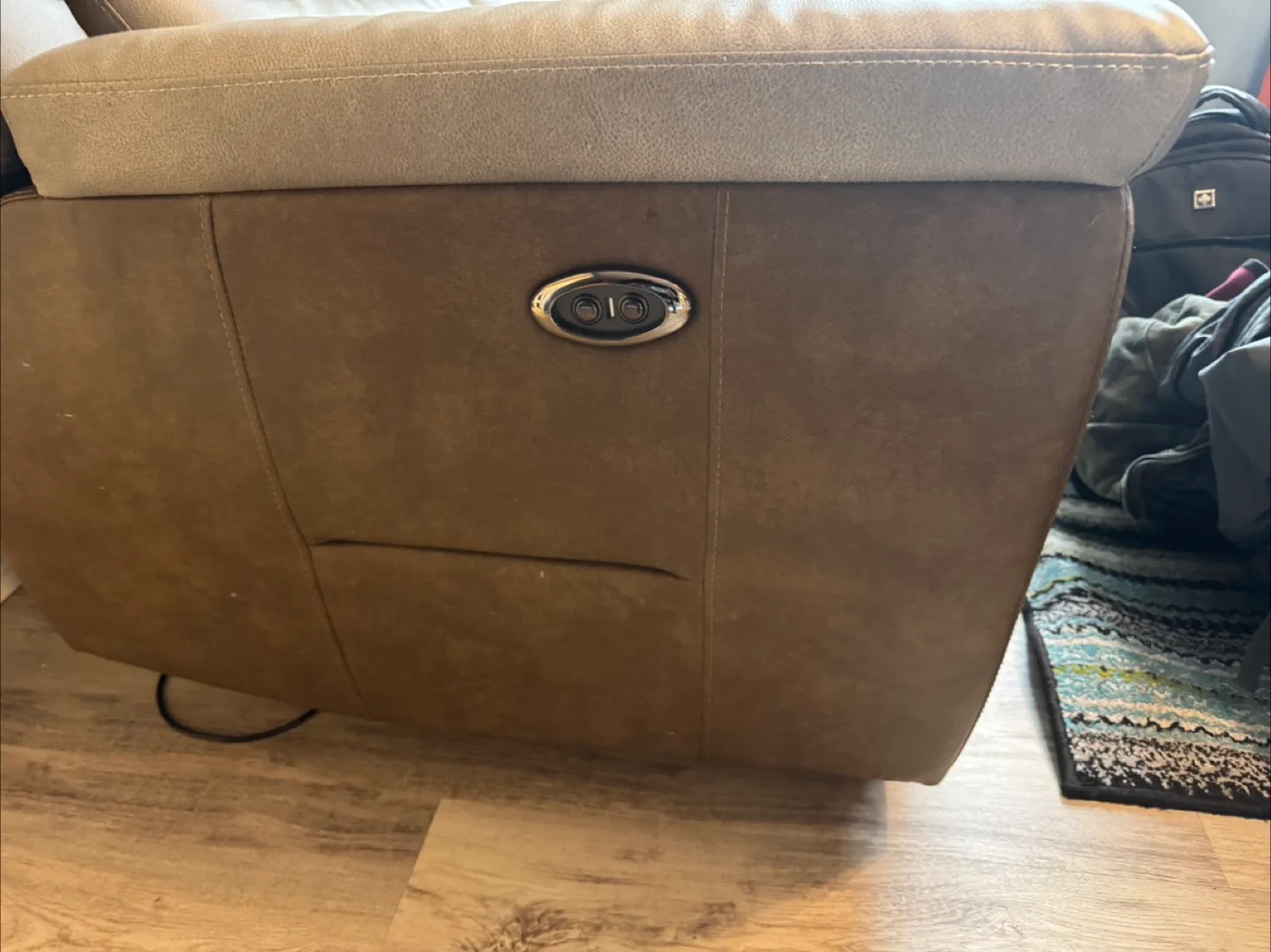 Beige Reclining Sofa - Great Condition! image indicator(2)