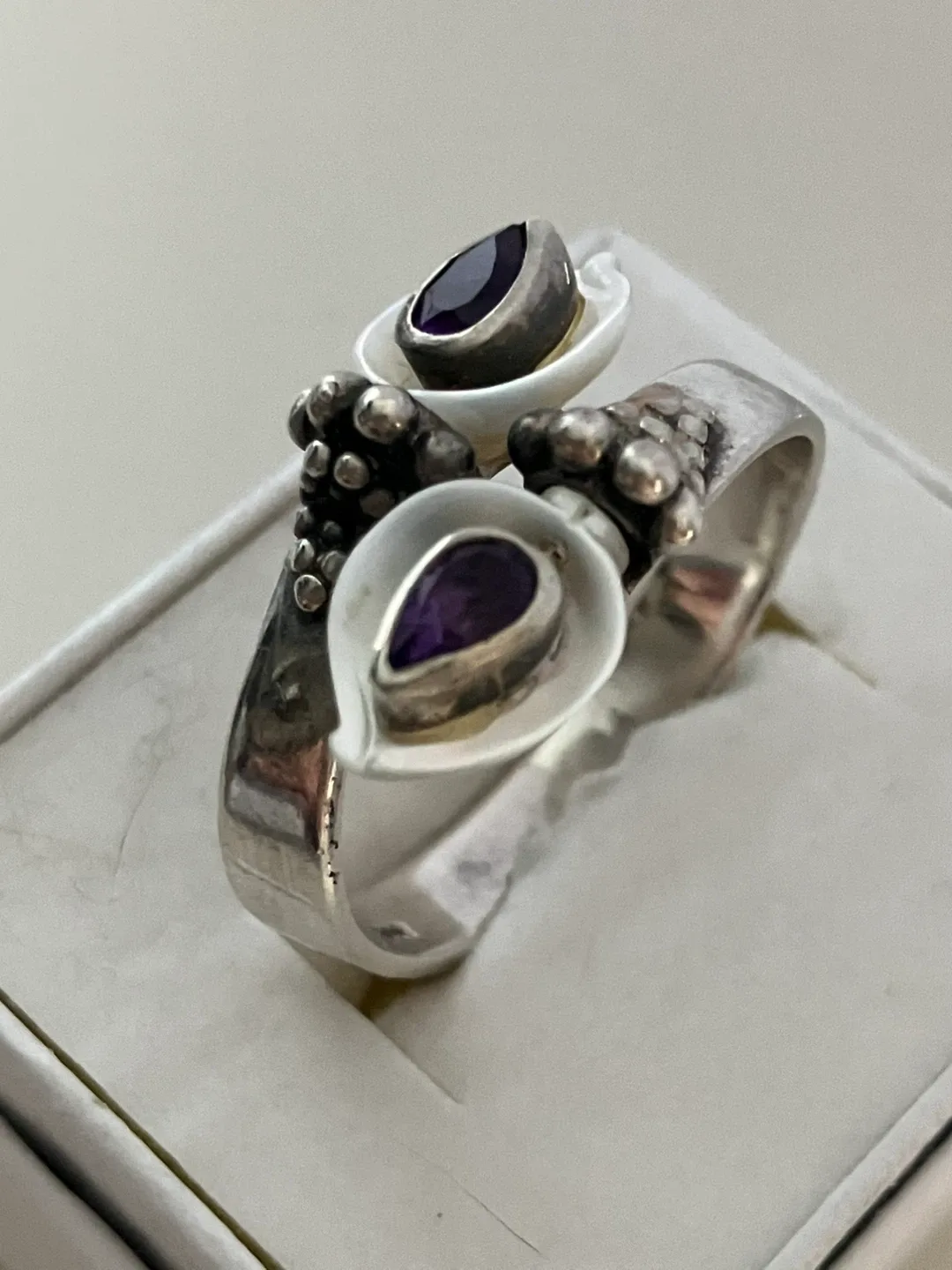 Mother of Pearl & Amethyst 925 Sterling Silver ring image indicator(2)