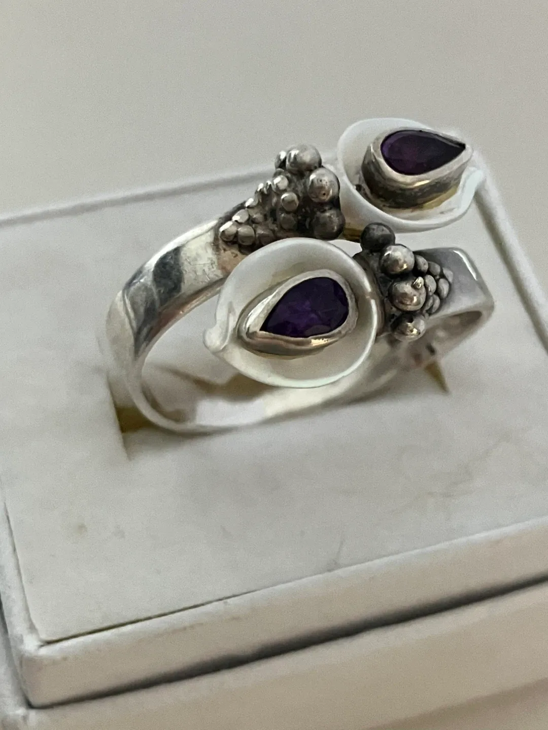 Mother of Pearl & Amethyst 925 Sterling Silver ring image indicator(4)
