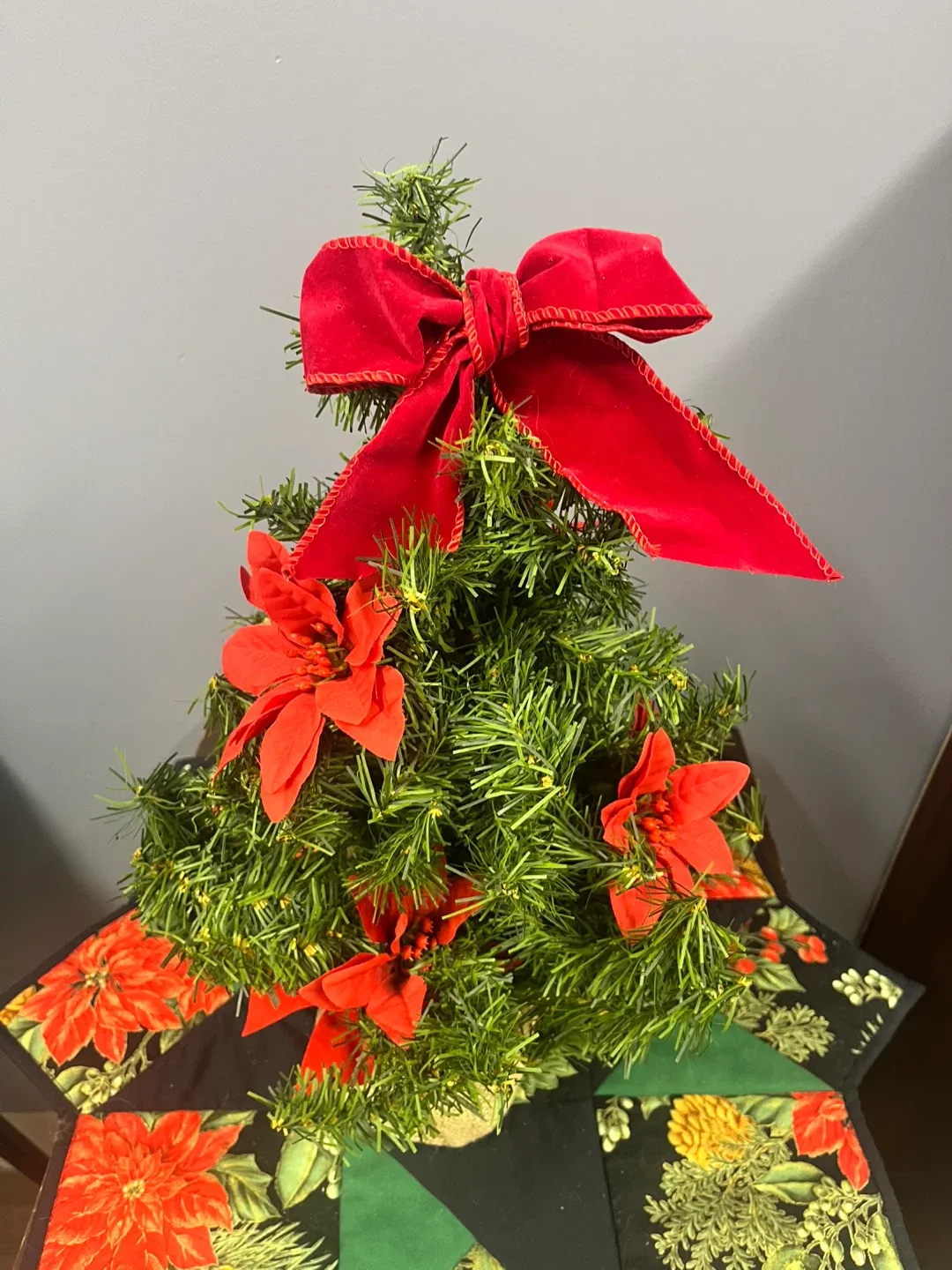 #Cleanout - Mini Christmas Tree with Red Decorations image indicator(2)