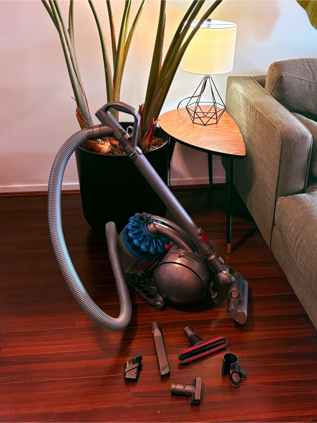 Dyson D37 Vacuum Cleaner