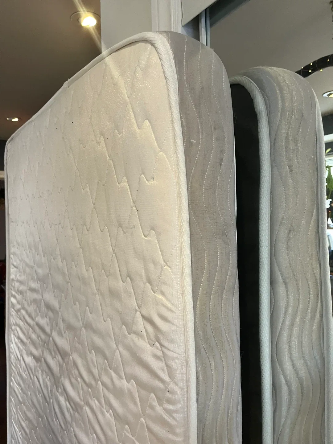 Twin firm foam mattress image indicator(2)