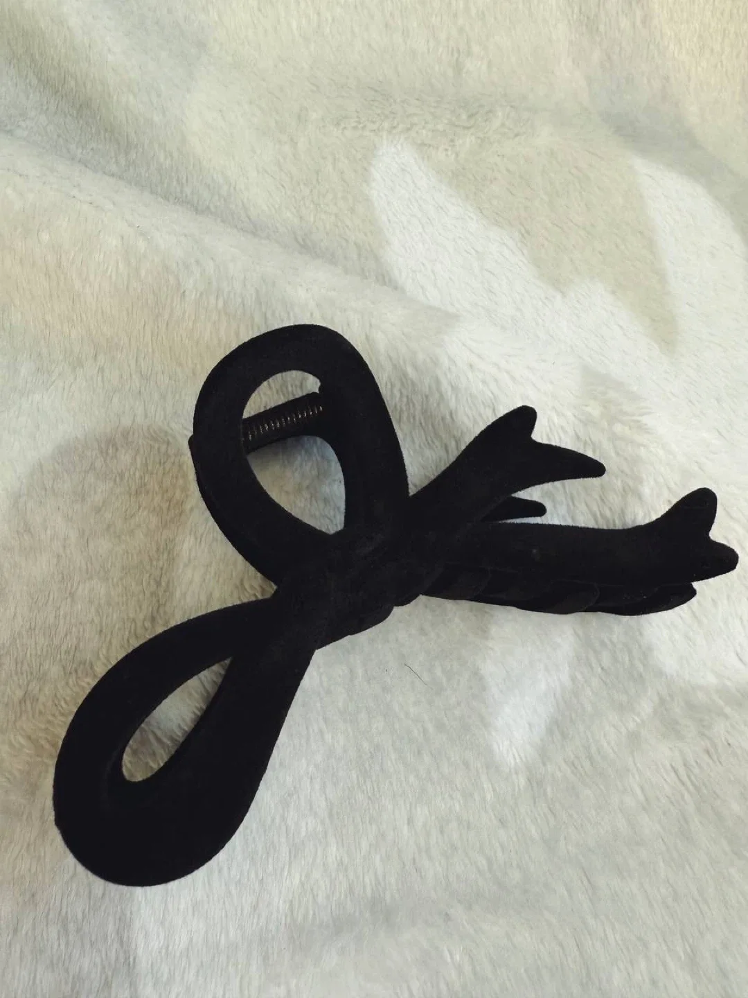 Black Velvet Bow Hair Claw Clip image indicator(2)
