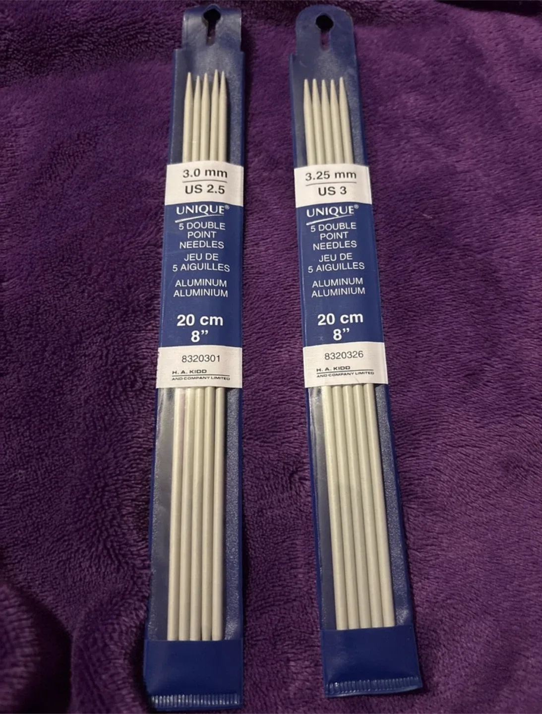 Unique Knitting Needles sz3.00mm/ sz3.25mm