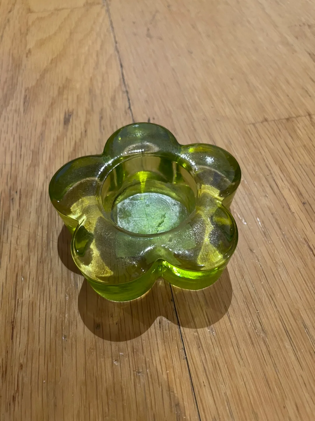 Green Daisy Tealight Holder