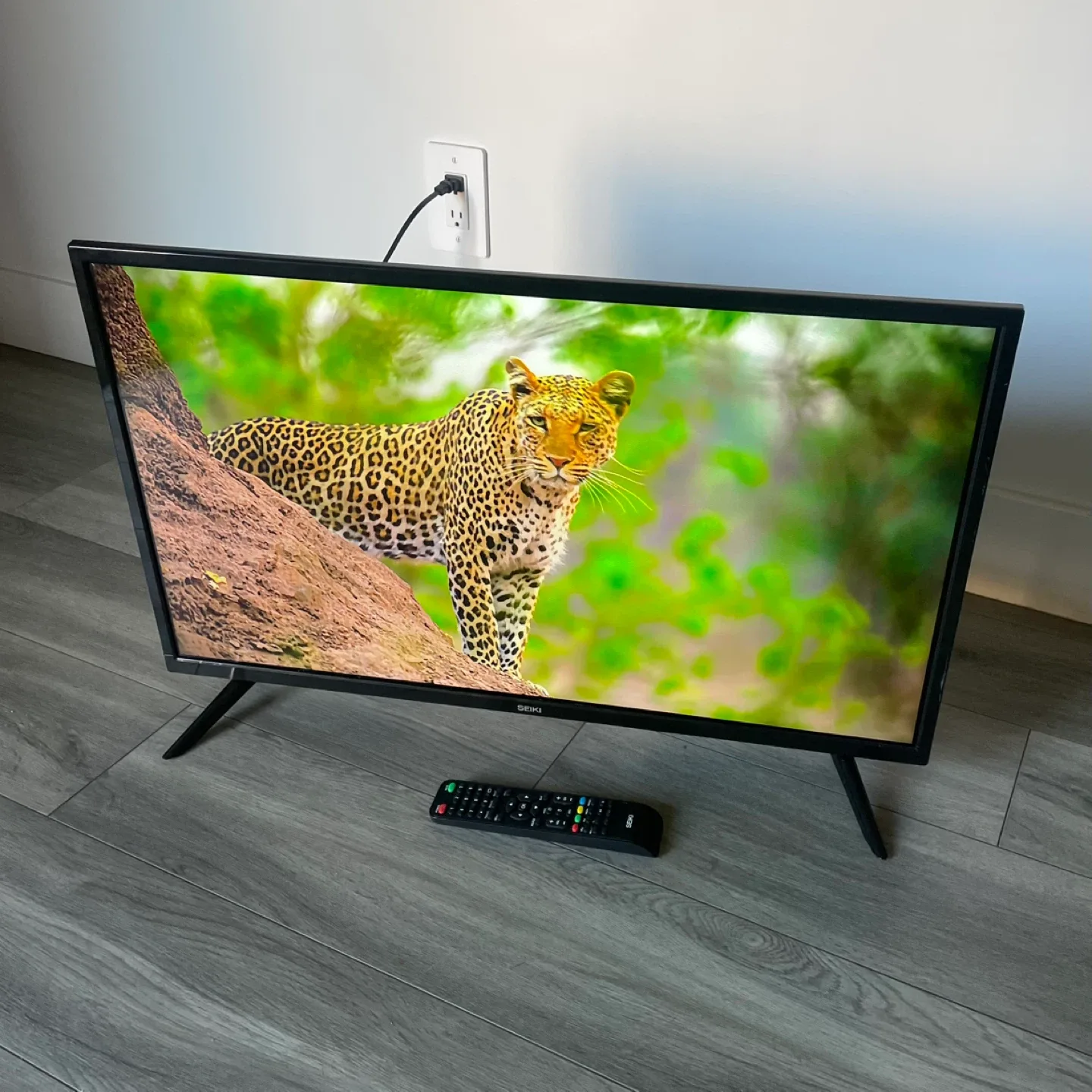 32” Android TV image indicator(5)