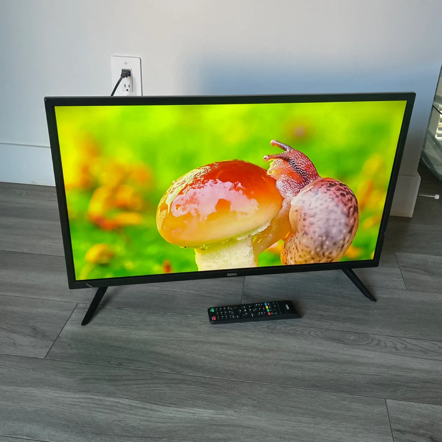 32” Android TV image indicator(6)