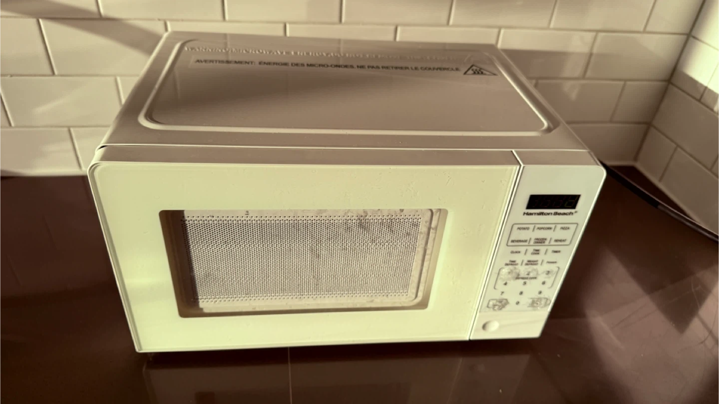 Hamilton Beach Microwave Oven - photo 2