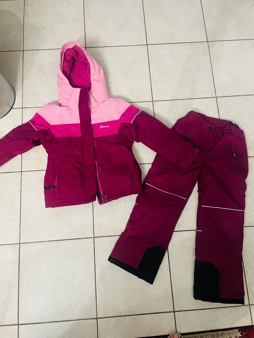 Stormpack Sunice Ski Suit - Size 8