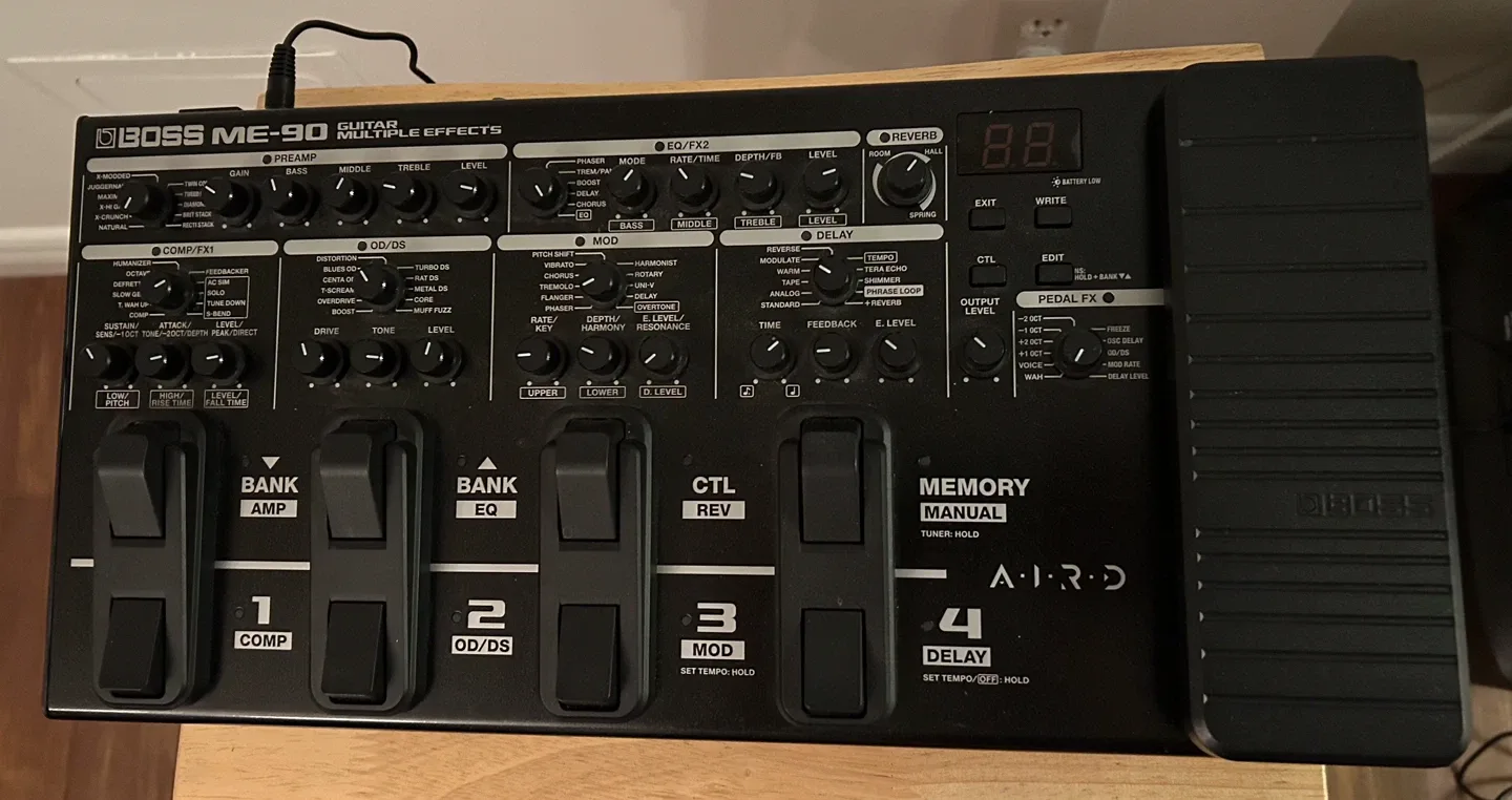 Boss ME90 guitar multi effects