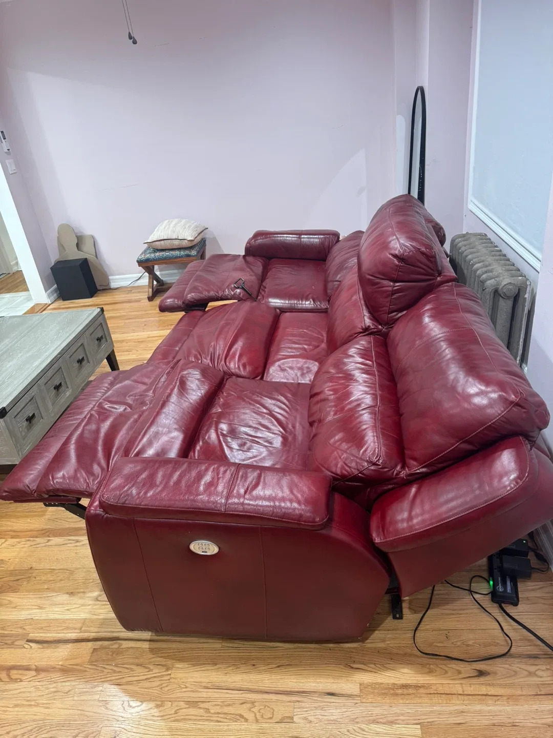 Red Leather Reclining Sofa image indicator(3)