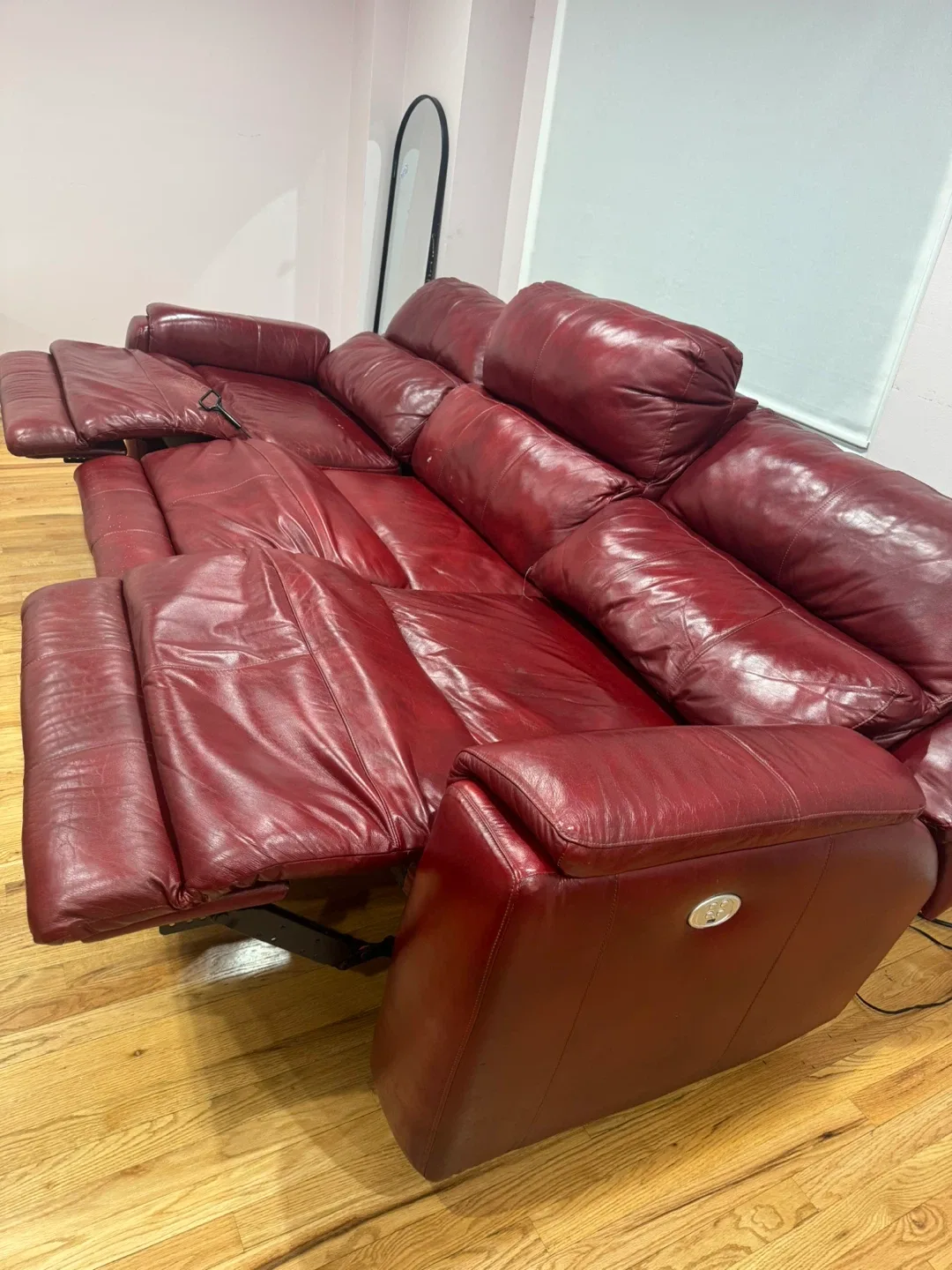 Red Leather Reclining Sofa image indicator(4)