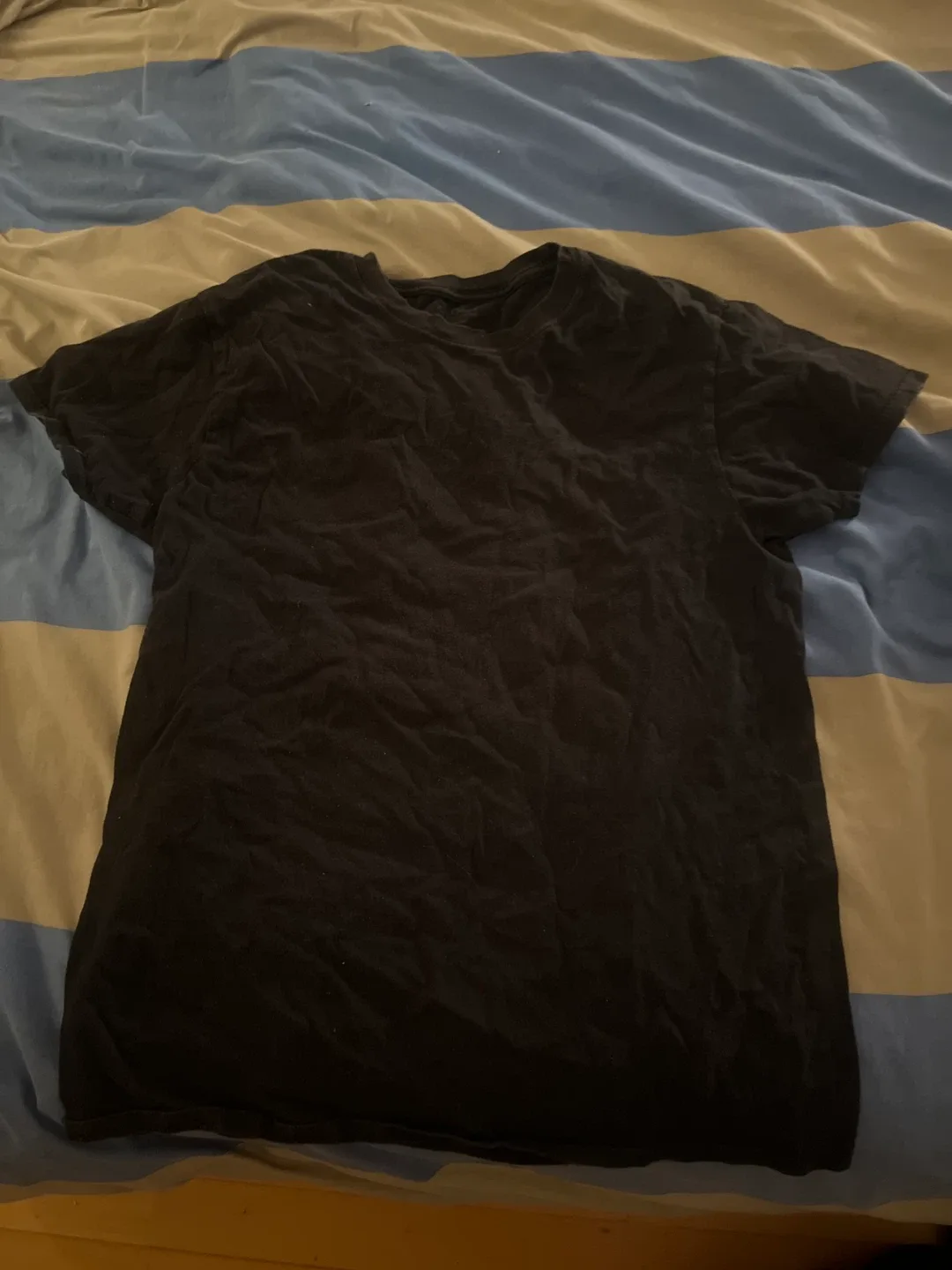 Gildan Black T-Shirt Size M