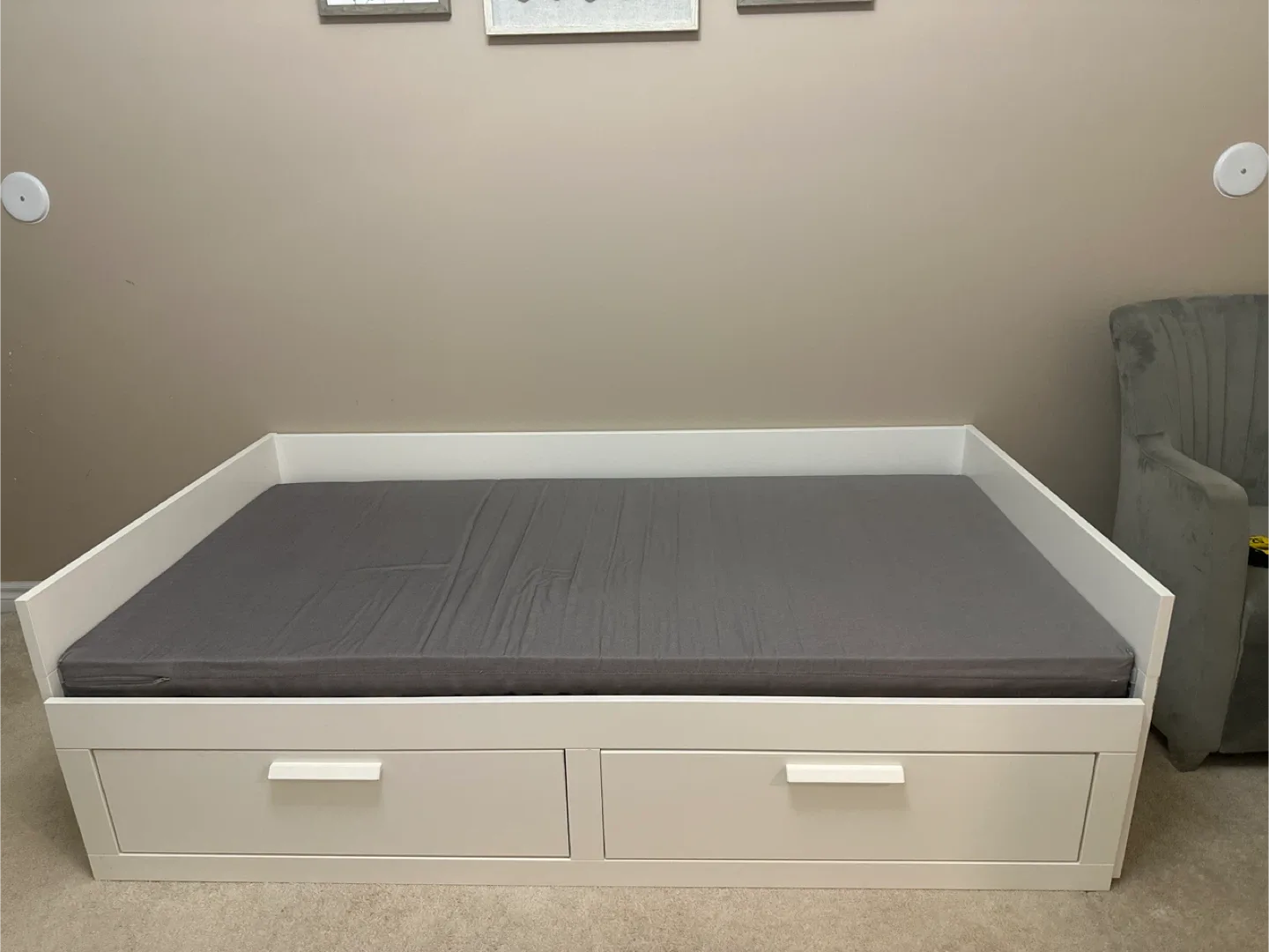 White Daybed with Drawers & 2 Mattresses