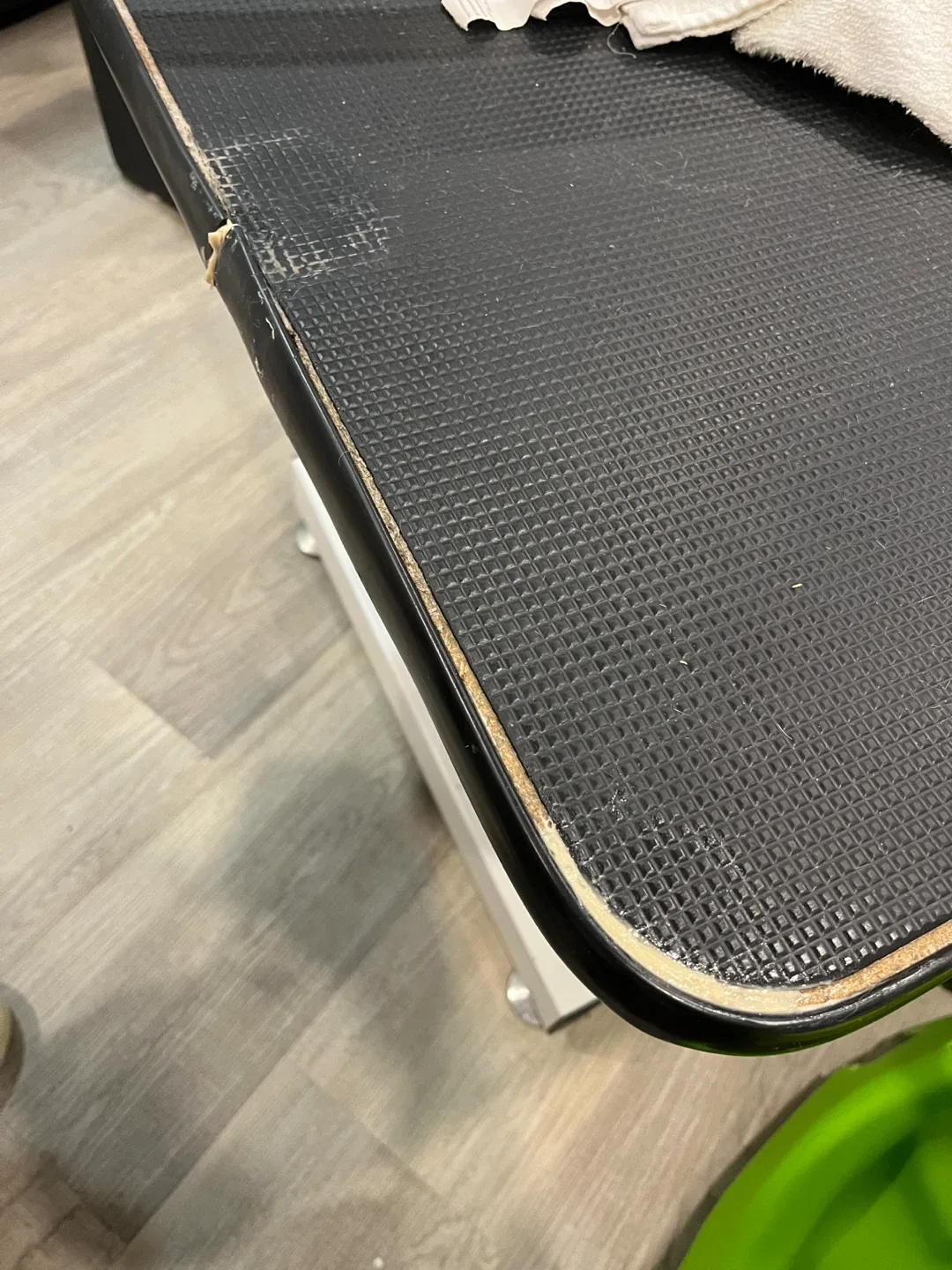 Hydraulic Dog Grooming Table with Adjustable Arm image indicator(3)