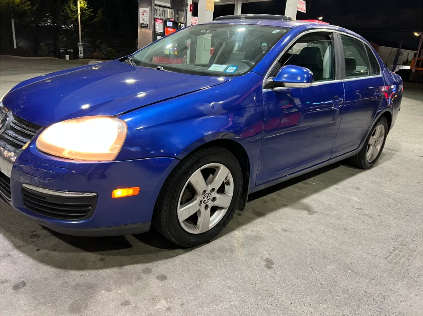 Volkswagen Jetta - Blue Sedan image indicator(3)