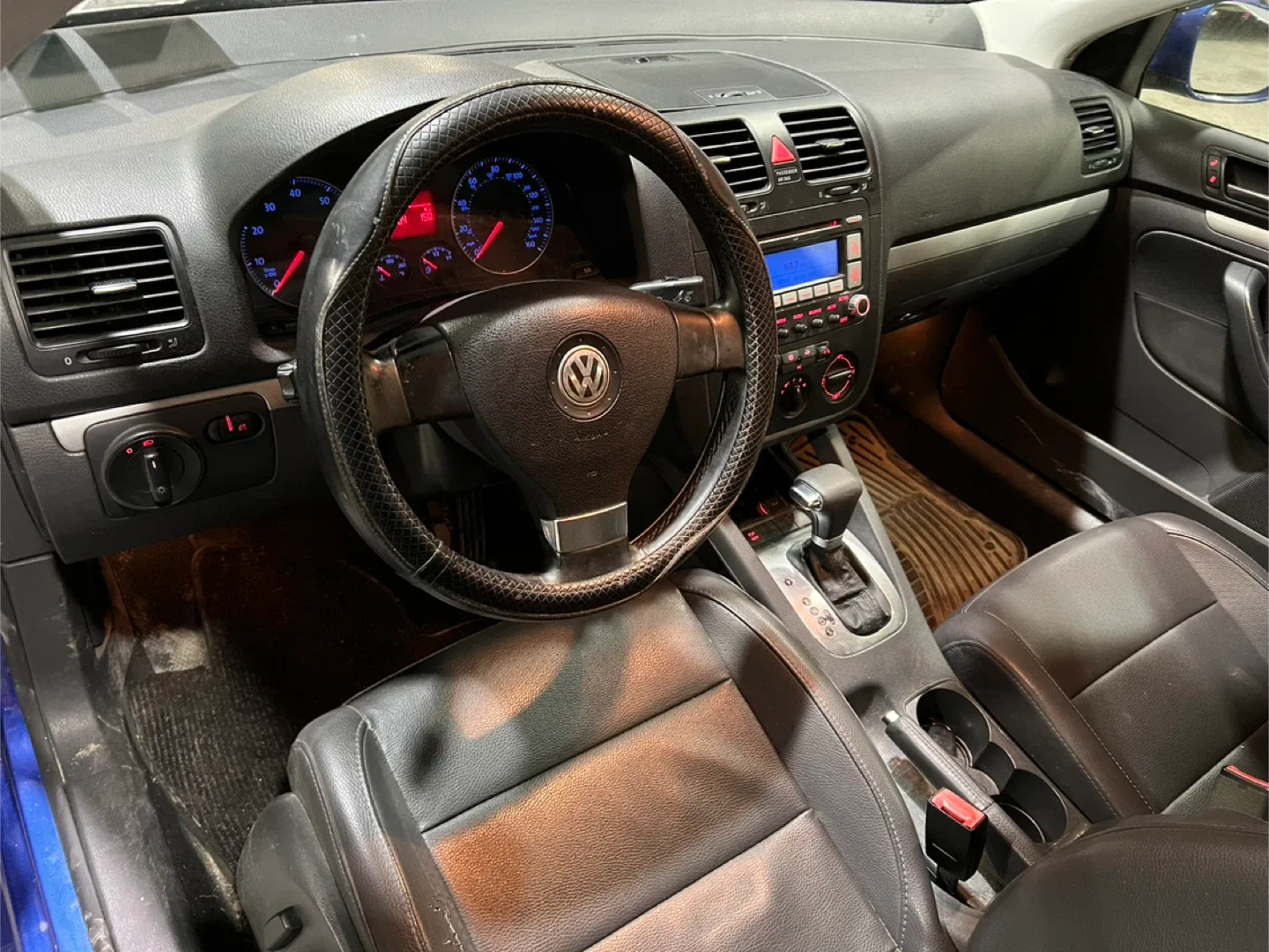 Volkswagen Jetta - Blue Sedan image indicator(6)