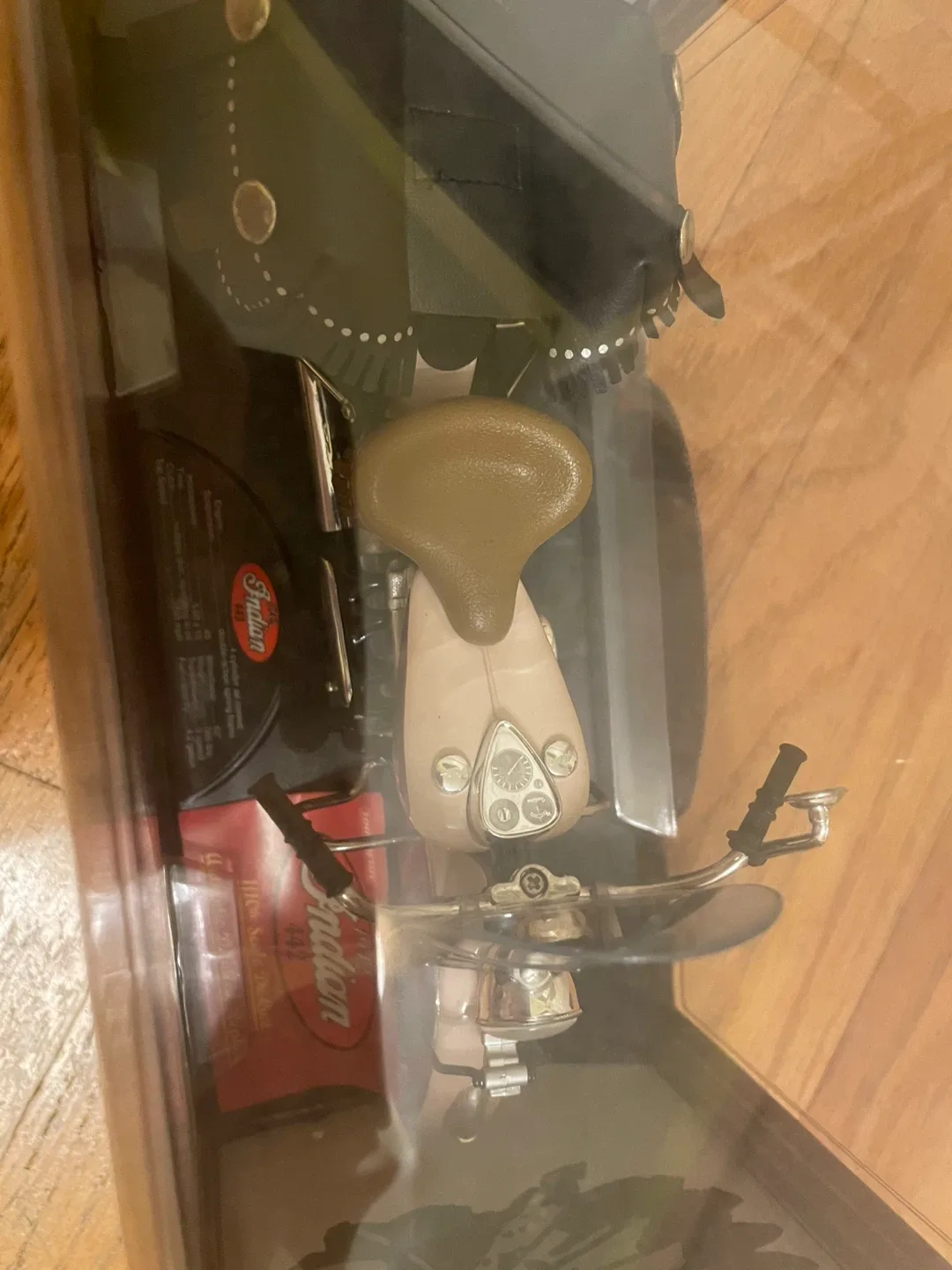 TootsieToy 1942 Indian 442 Die-Cast Motorcycle Replica image indicator(2)