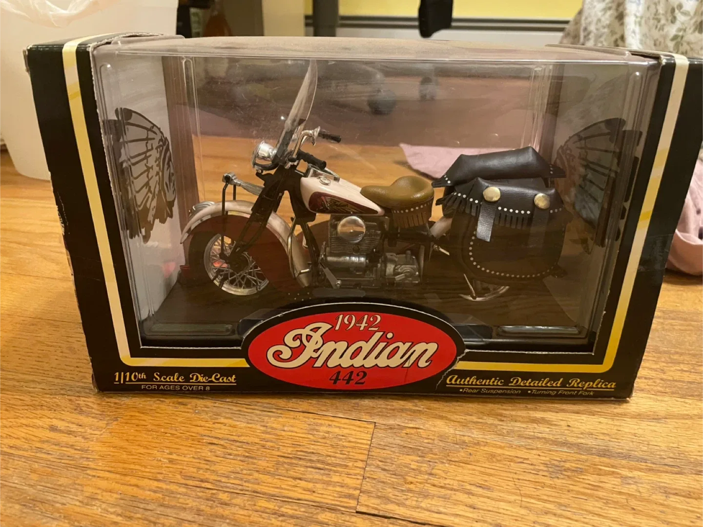 TootsieToy 1942 Indian 442 Die-Cast Motorcycle Replica