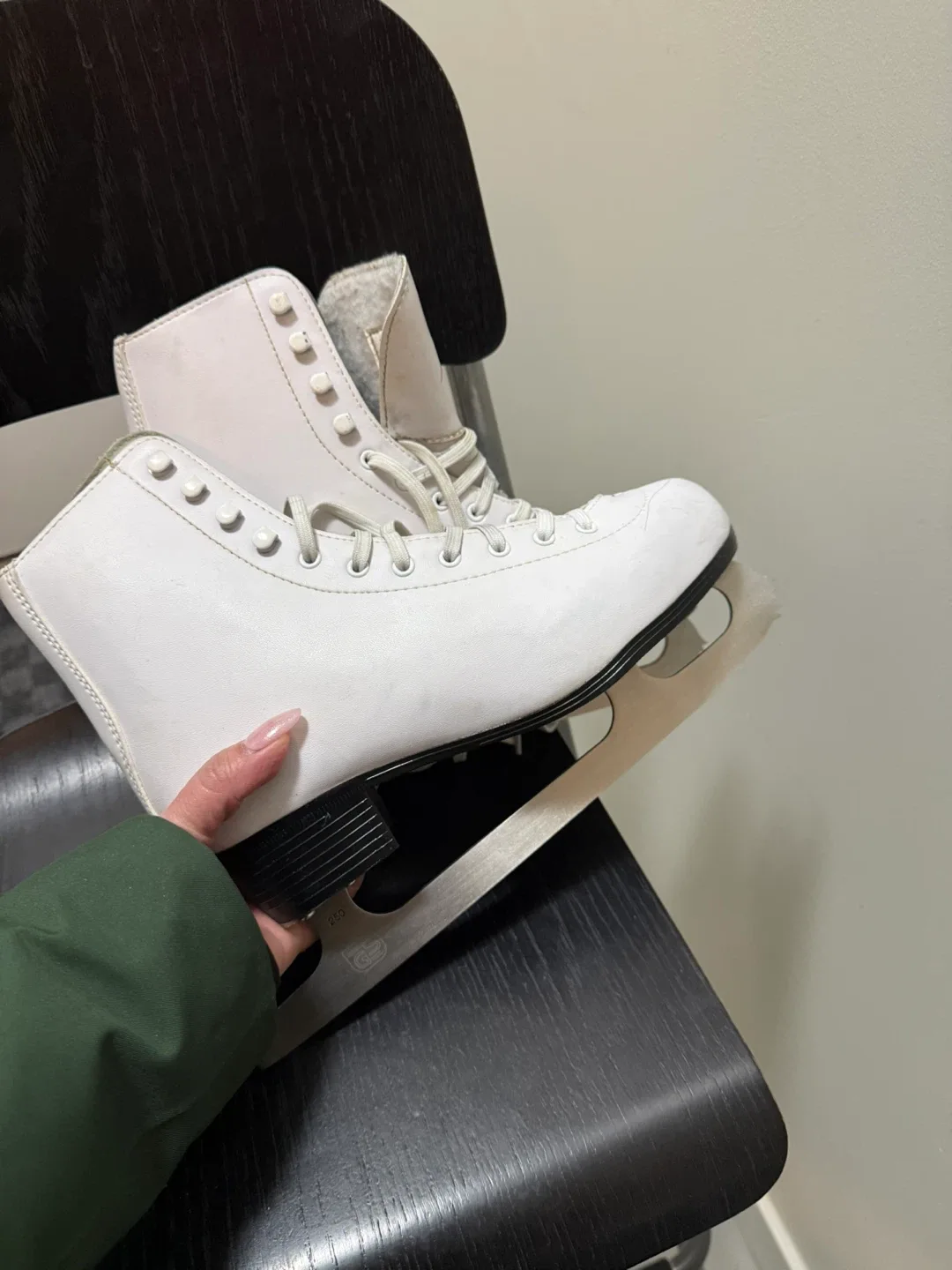 White XPTX Figure Skates - Size 7