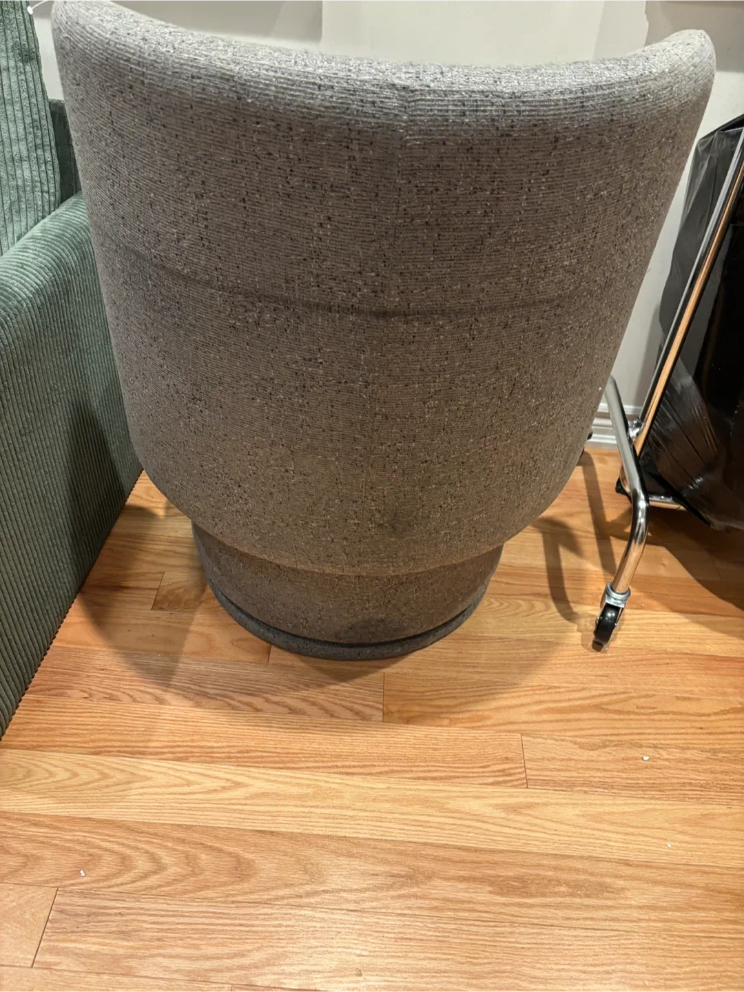 Grey Swivel Chair image indicator(3)