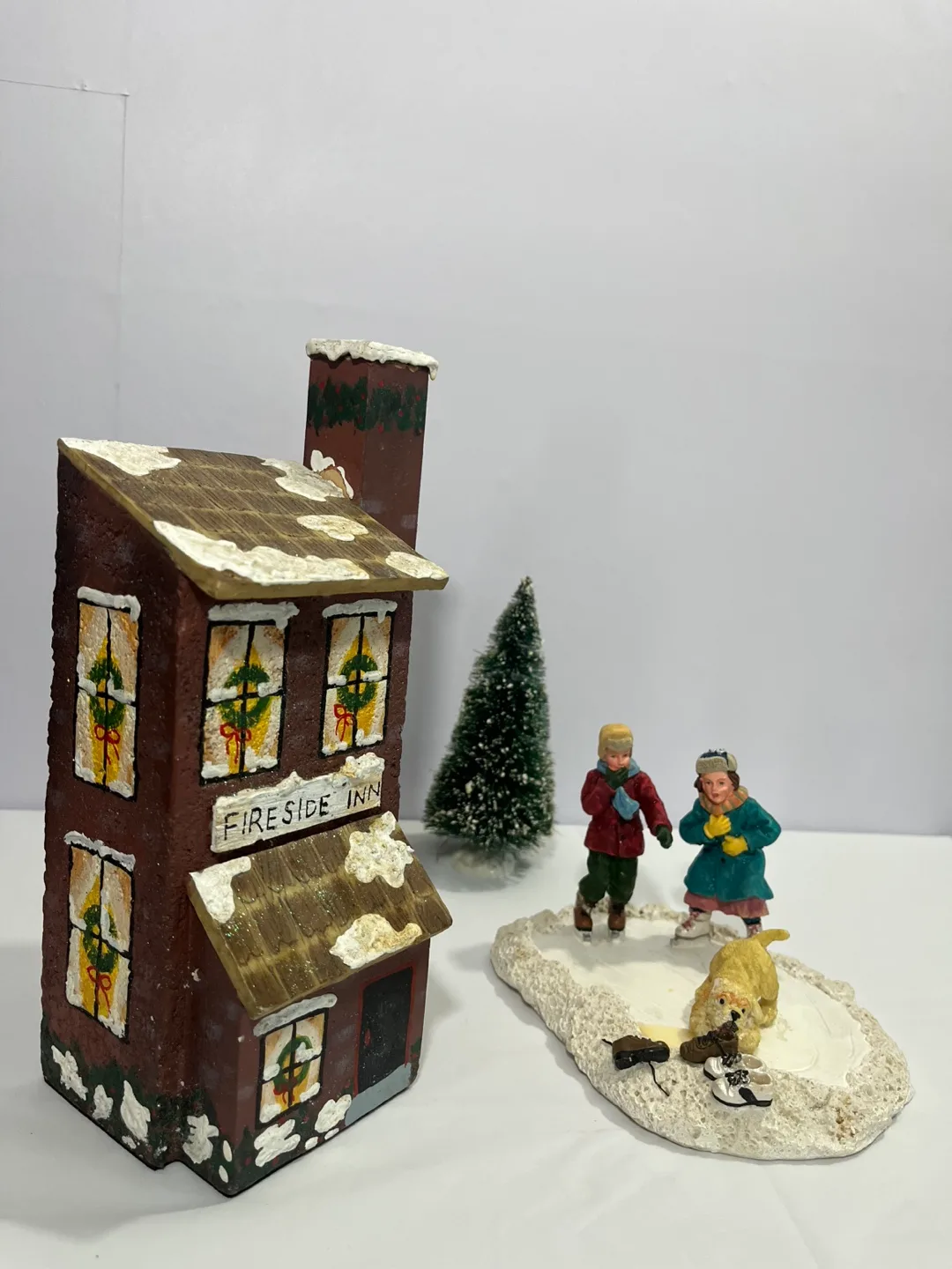 Fireside Inn Christmas Village Decoration image indicator(3)