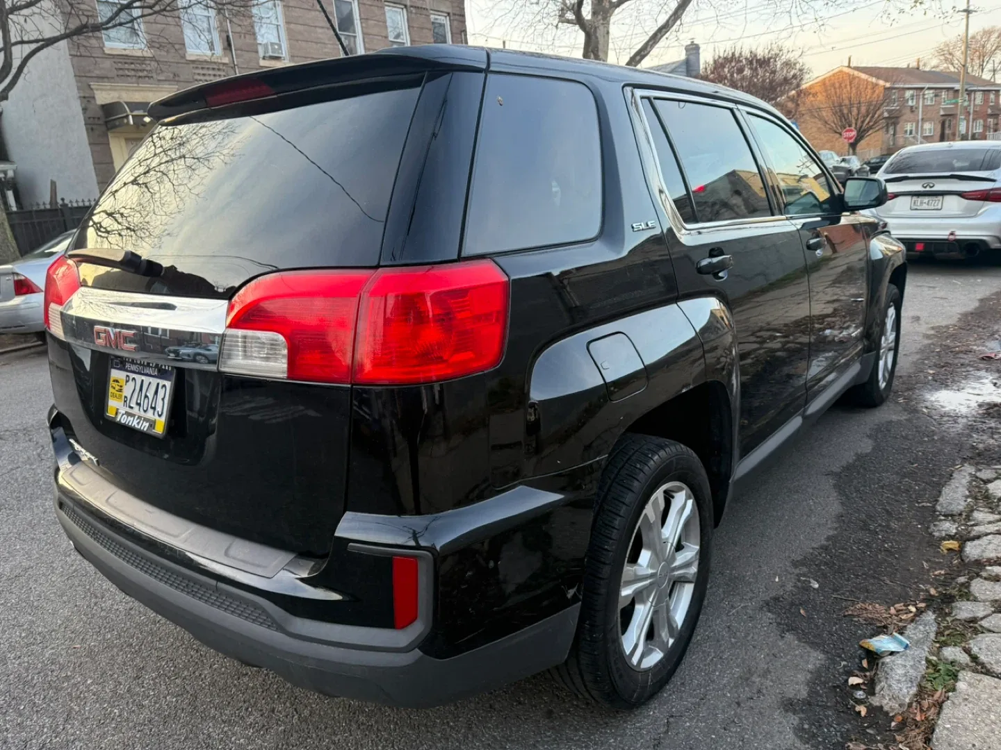 2017 Black GMC Terrain SUV image indicator(4)