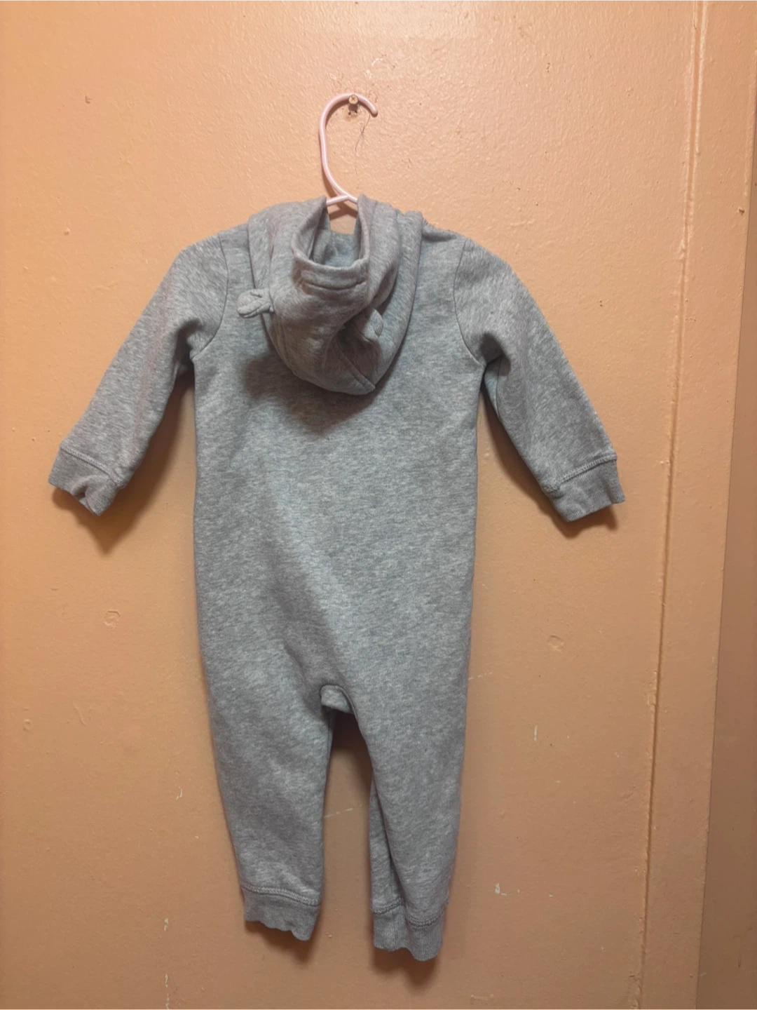 GAP Baby Gray Onesie- Size  12 - 18months - photo 2