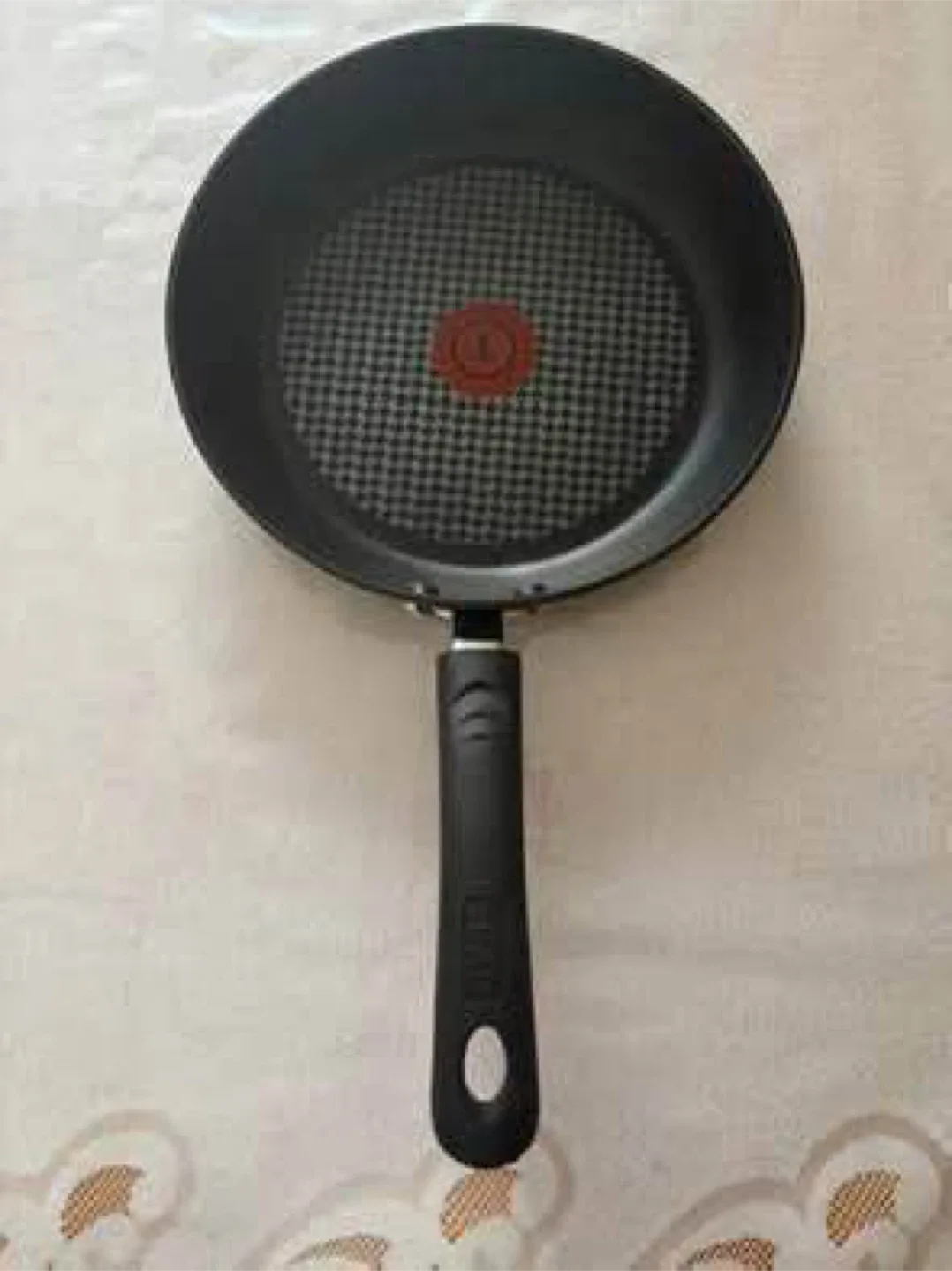 T-fal frying pan (New)