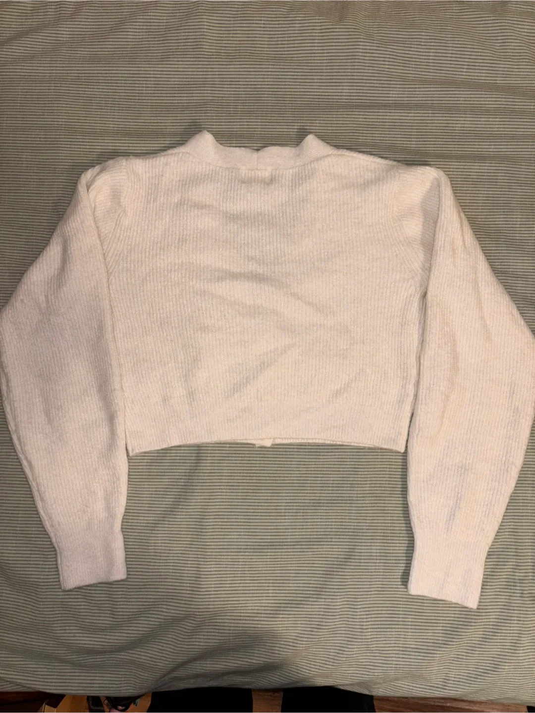 H&M White Cardigan image indicator(2)