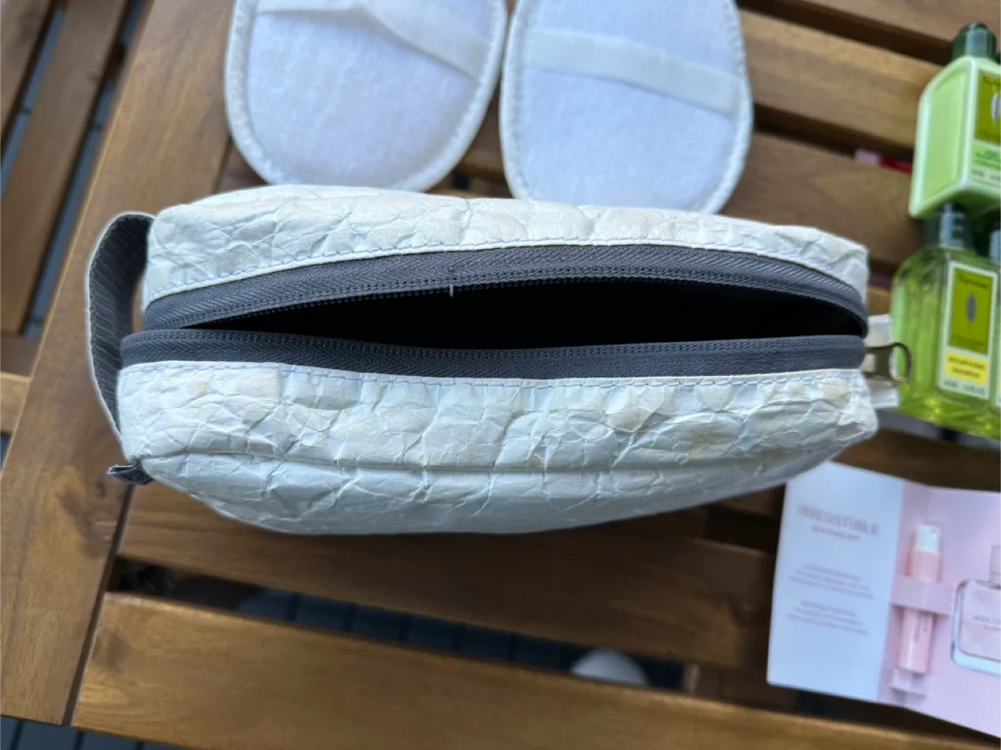 L'Occitane & Crabtree & Evelyn Travel Set image indicator(2)