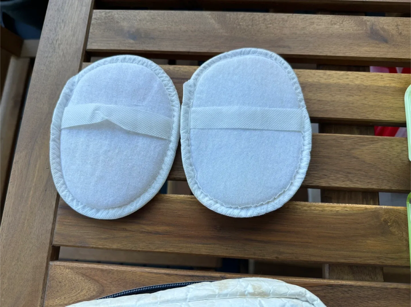 L'Occitane & Crabtree & Evelyn Travel Set image indicator(6)