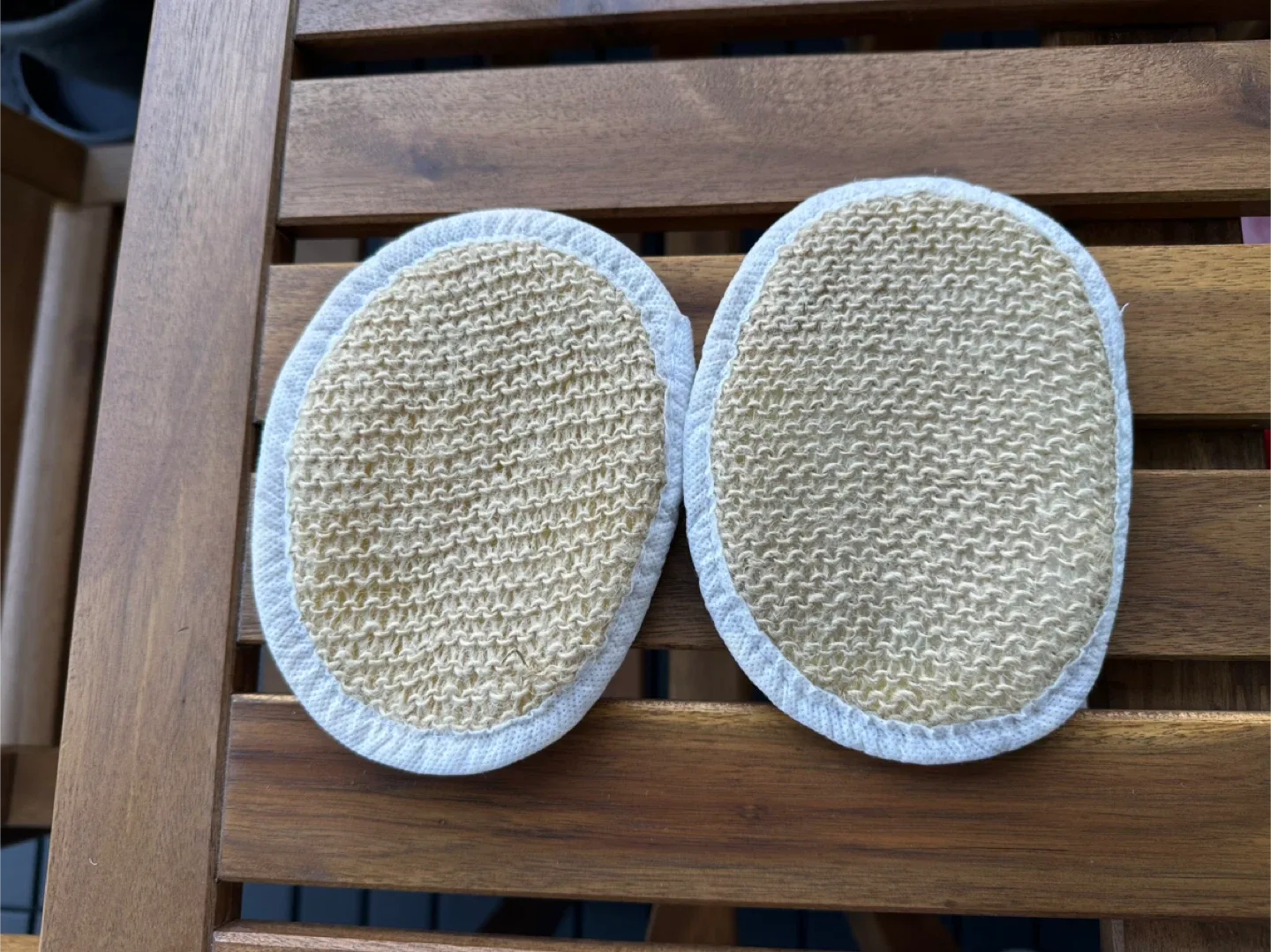 L'Occitane & Crabtree & Evelyn Travel Set image indicator(7)