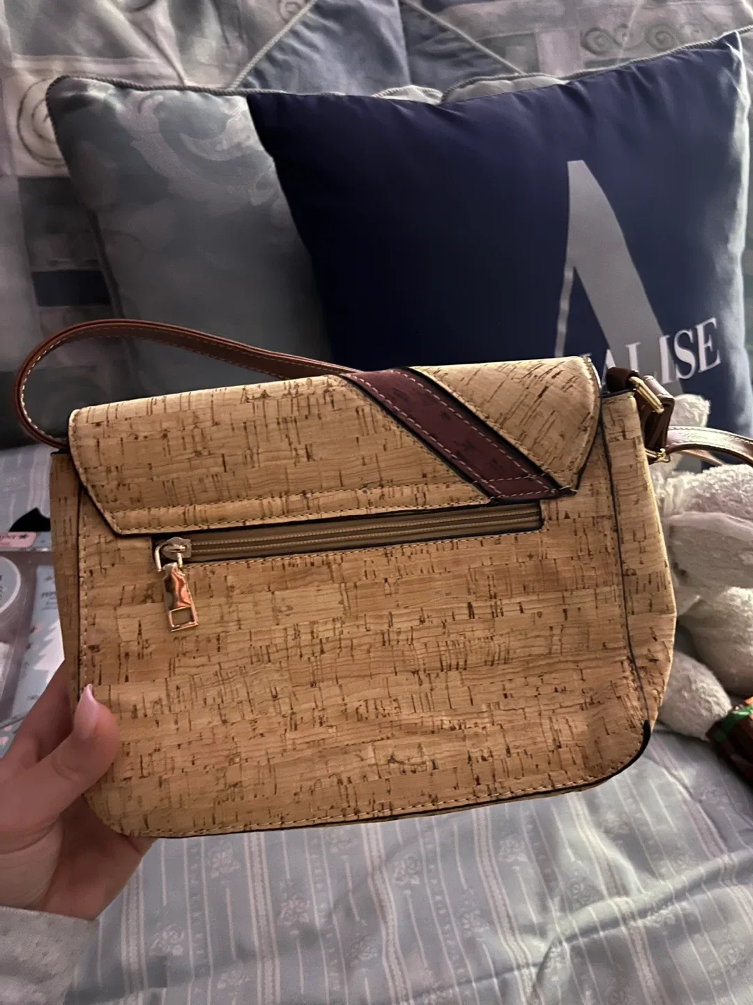 Brown Cork Crossbody Bag from Portugal! image indicator(2)