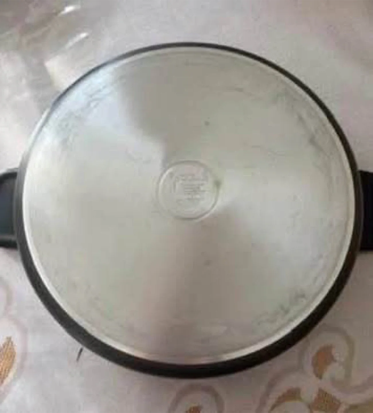 Pan, pot & saucepan (All okay condition) (All FREE) image indicator(6)