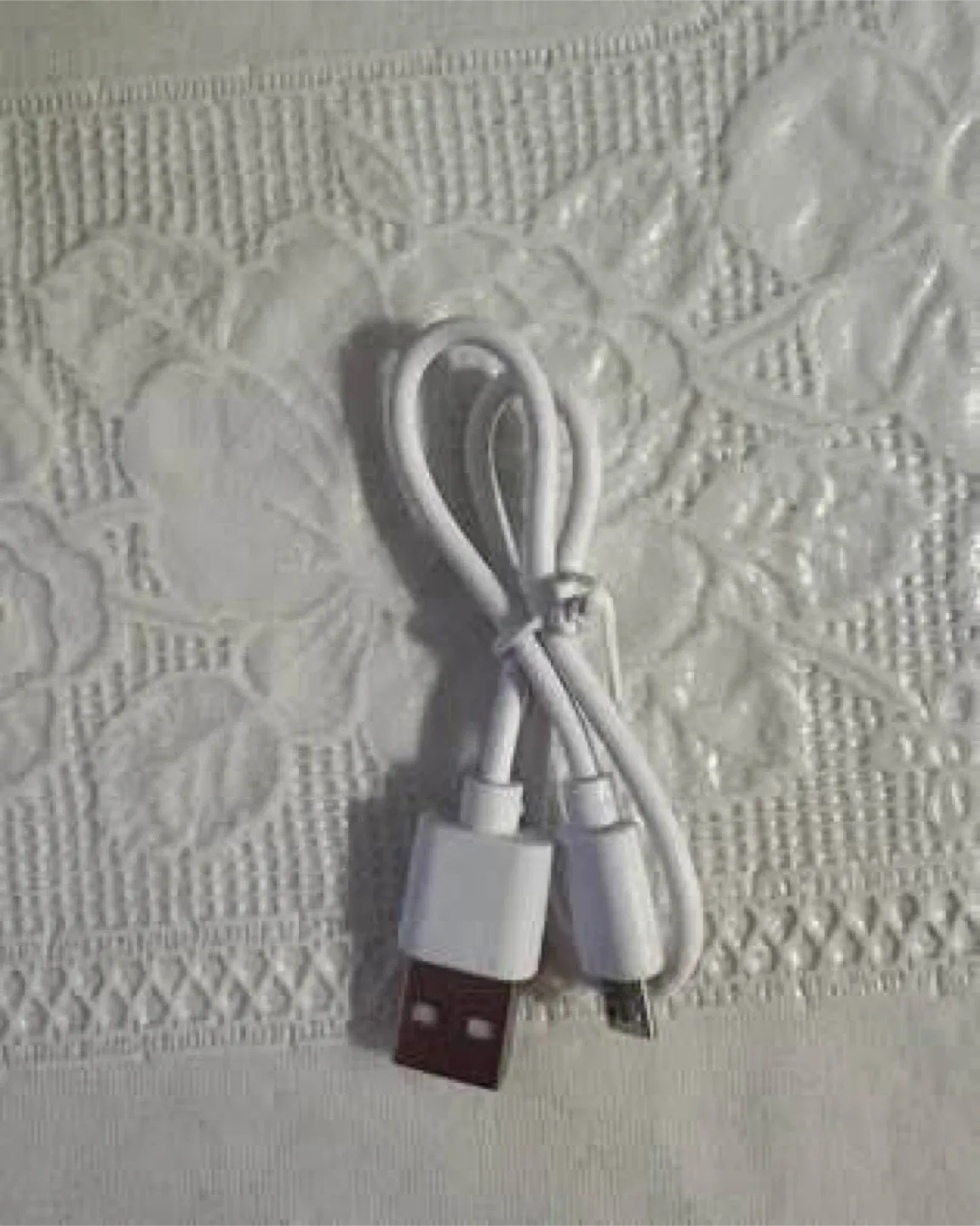 Bluetooth rechargeable LED hat (Never used) image indicator(5)