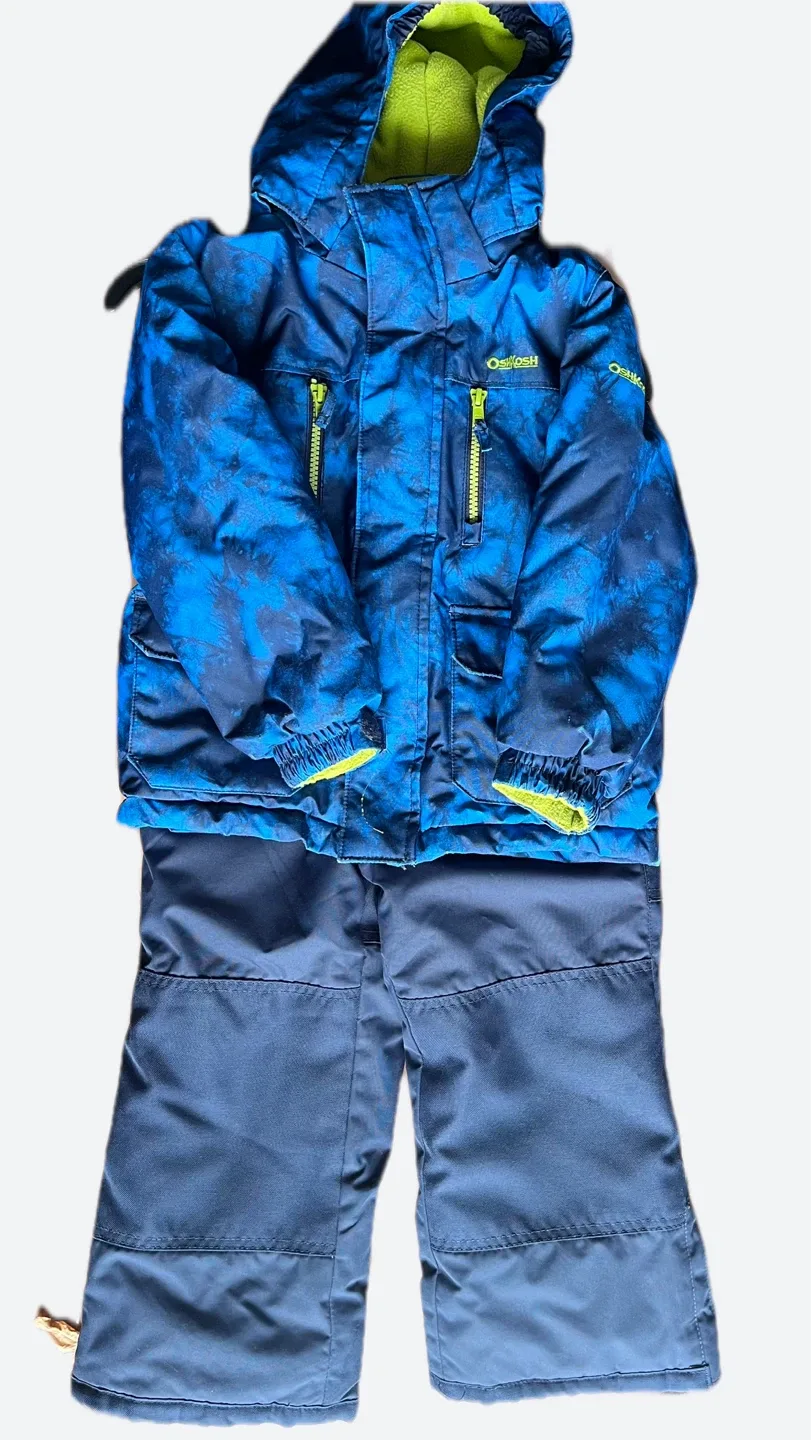 OshKosh Snowsuit for boys size 5