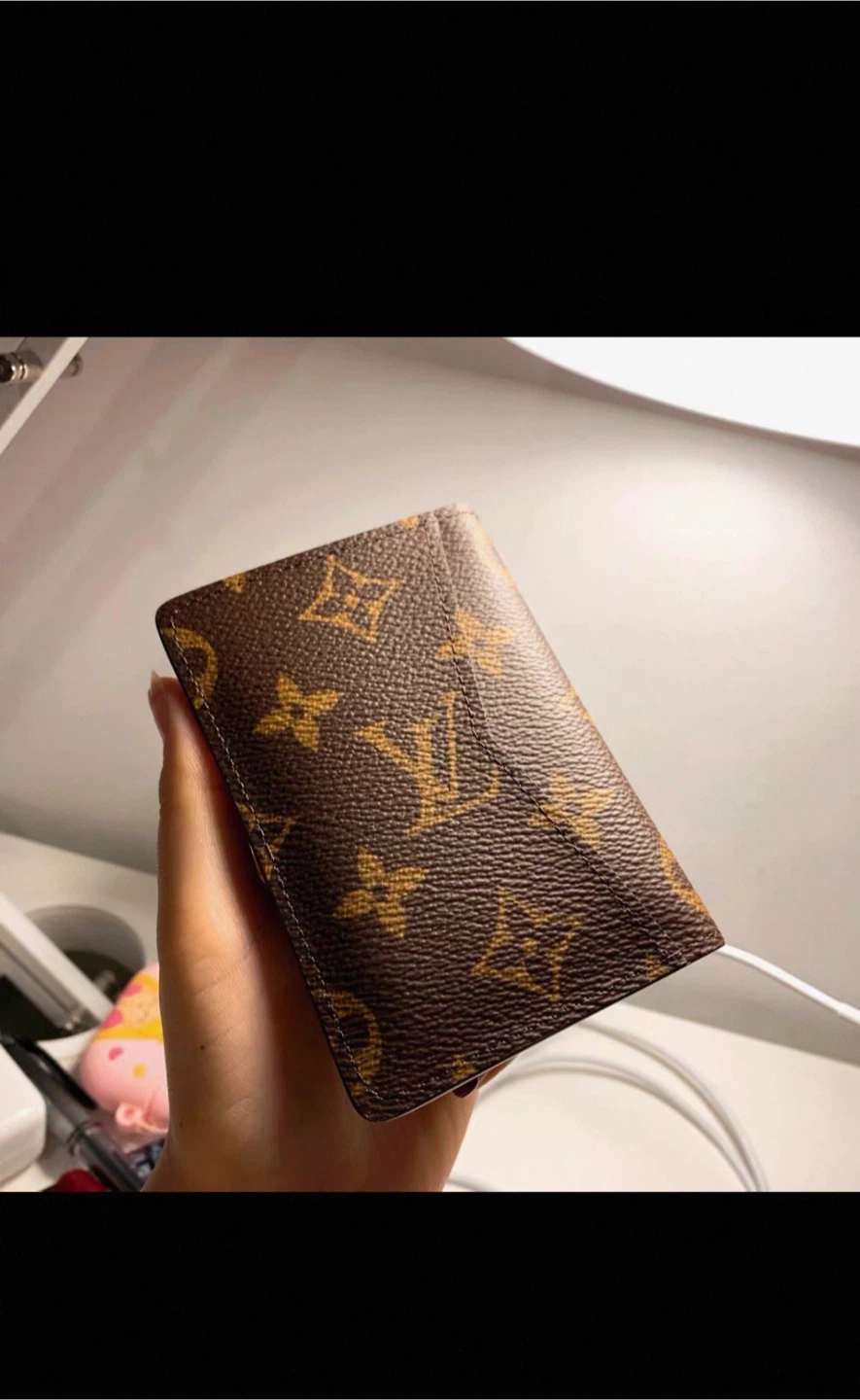Louis Vuitton Monogram Card Holder - photo 4