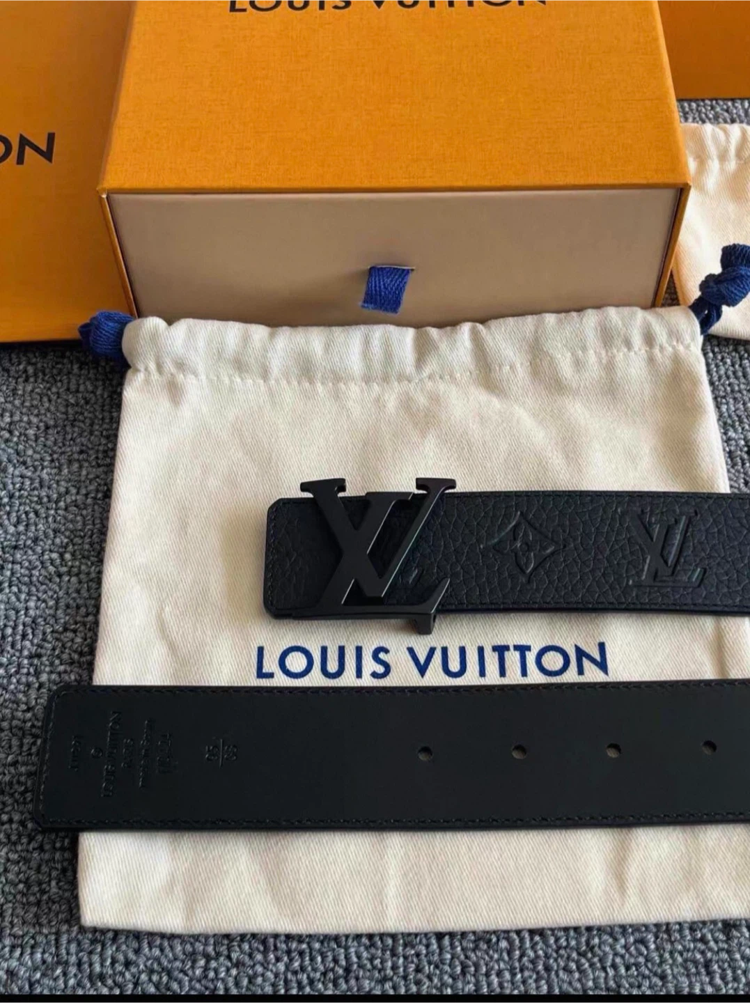 Louis Vuitton Black Leather Belt Size 95/38 - photo 4