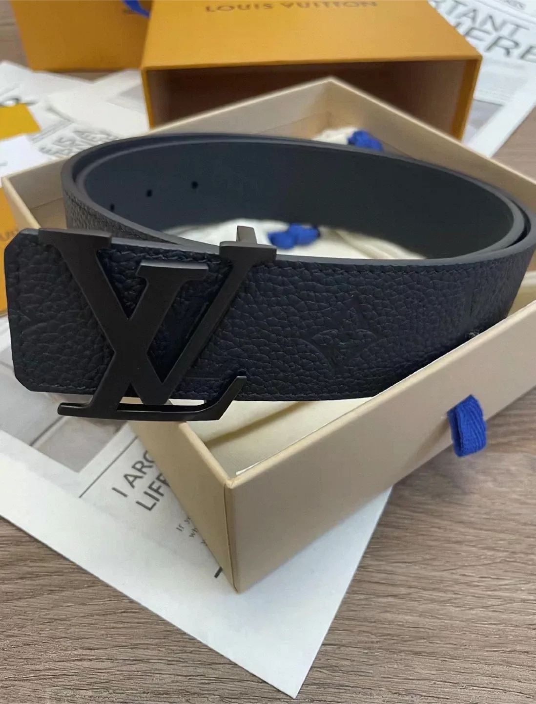 Louis Vuitton Black Leather Belt Size 95/38