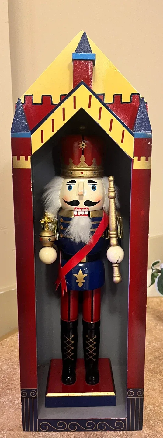 #Cleanout - Nutcracker Figurine
